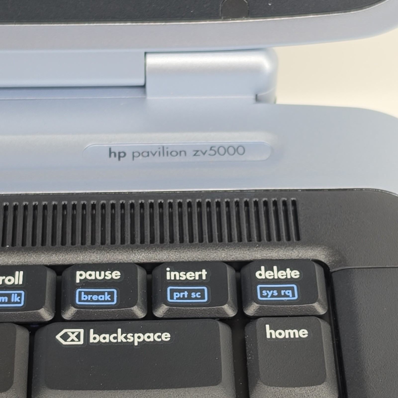 HP Pavillion ZV5000 Intel 4 Pentium Used No Power Cord REPAIR OR PARTS ONLY