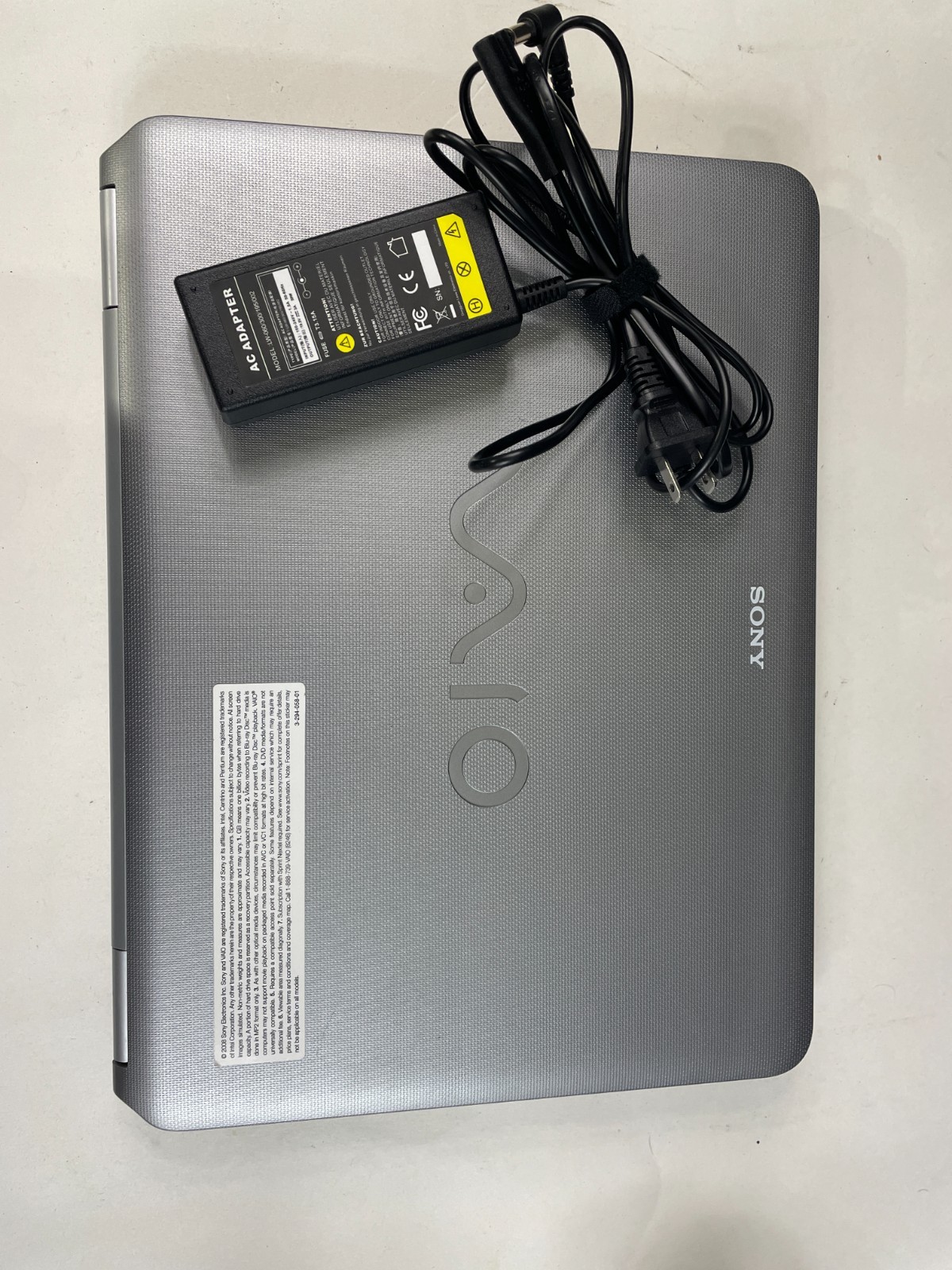 Sony VAIO VGN-NR330E 2GB RAM Pentium Dual Core Laptop Win7 ~ Charger No Battery