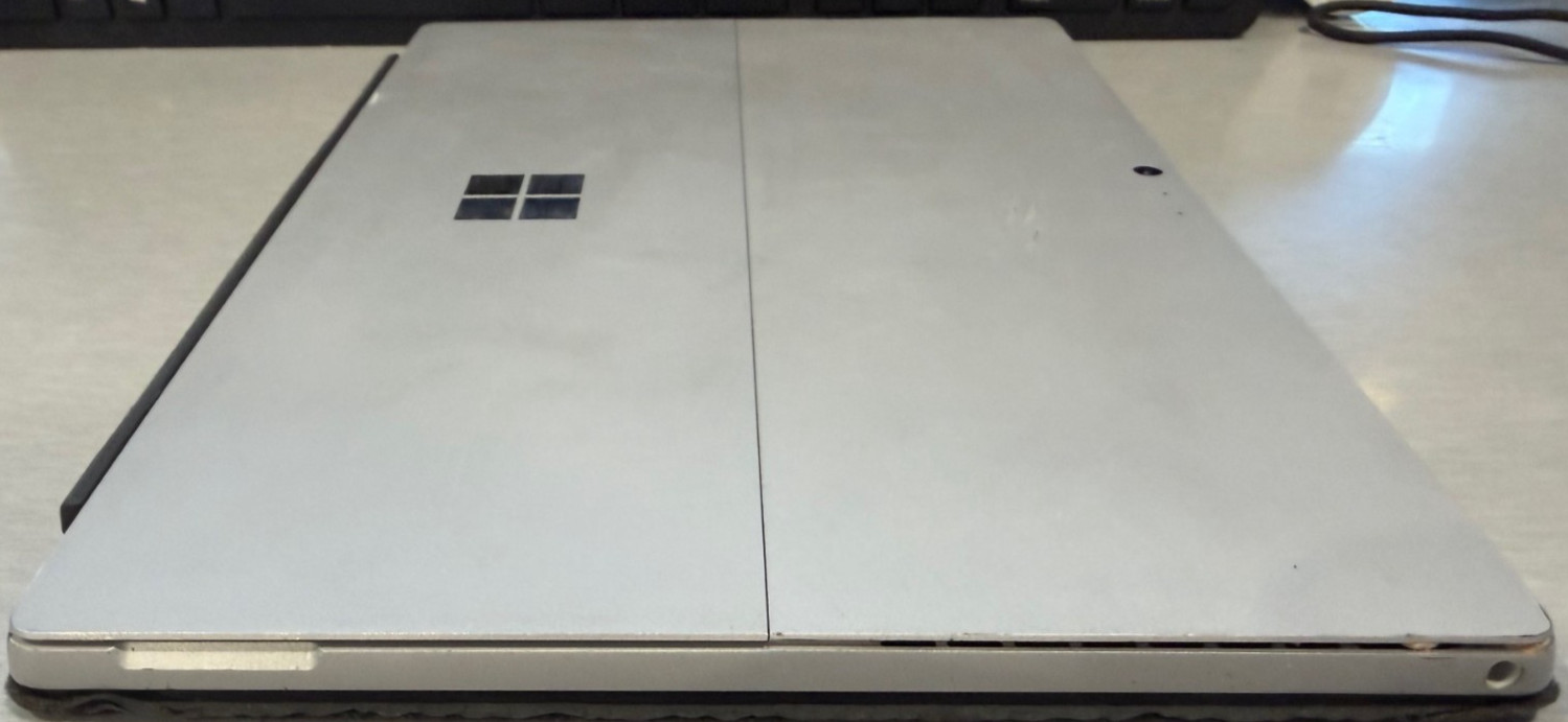 Microsoft Surface Pro 1796 (Intel Core i5, 8GB RAM, 128GB) no AC CORD. AS IS