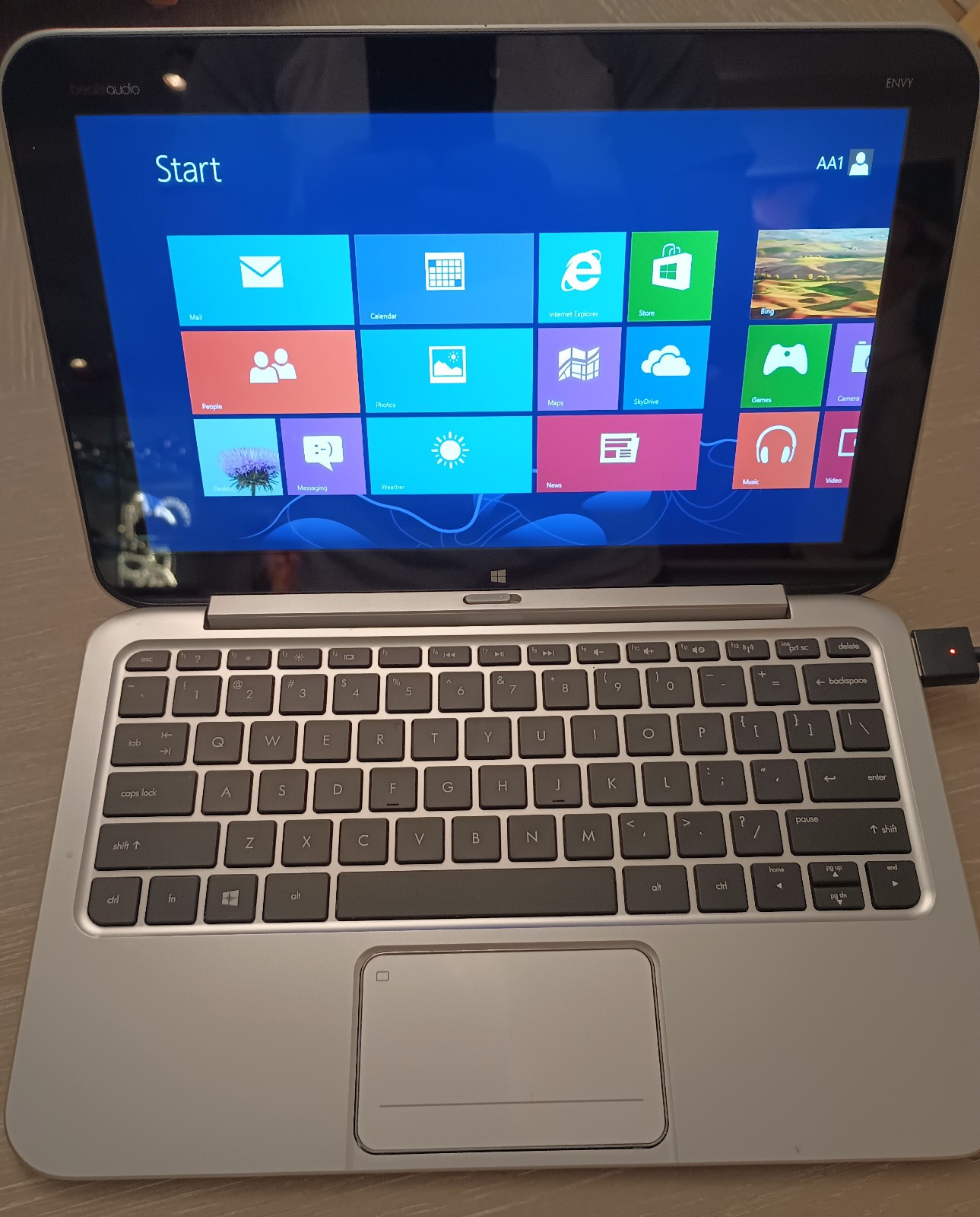 HP Envy x2 Detachable Tablet/Laptop