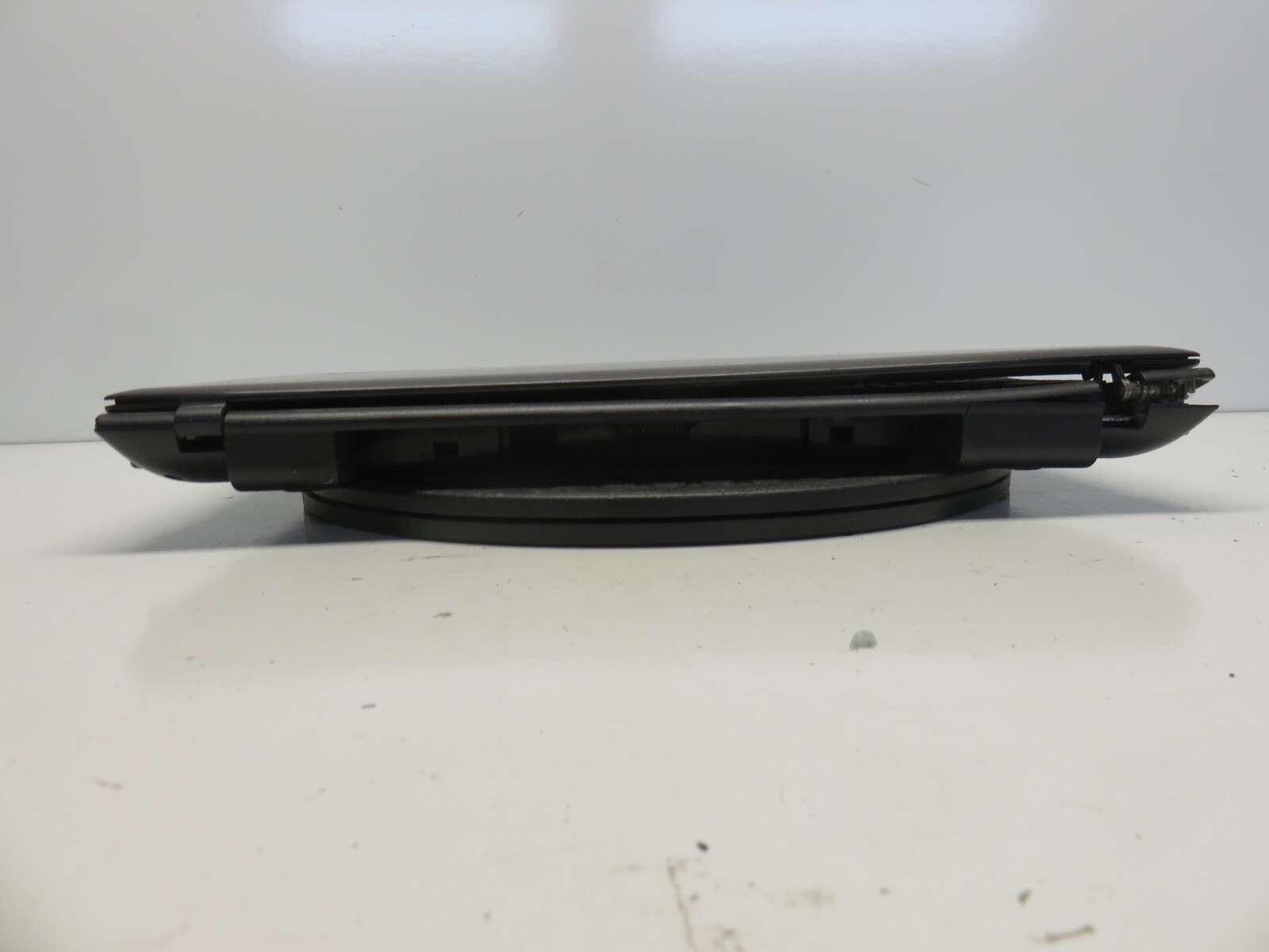 Samsung NP300E5A Intel i3-2330M 2.2GHz 4 GB NO HDD No Batt READ