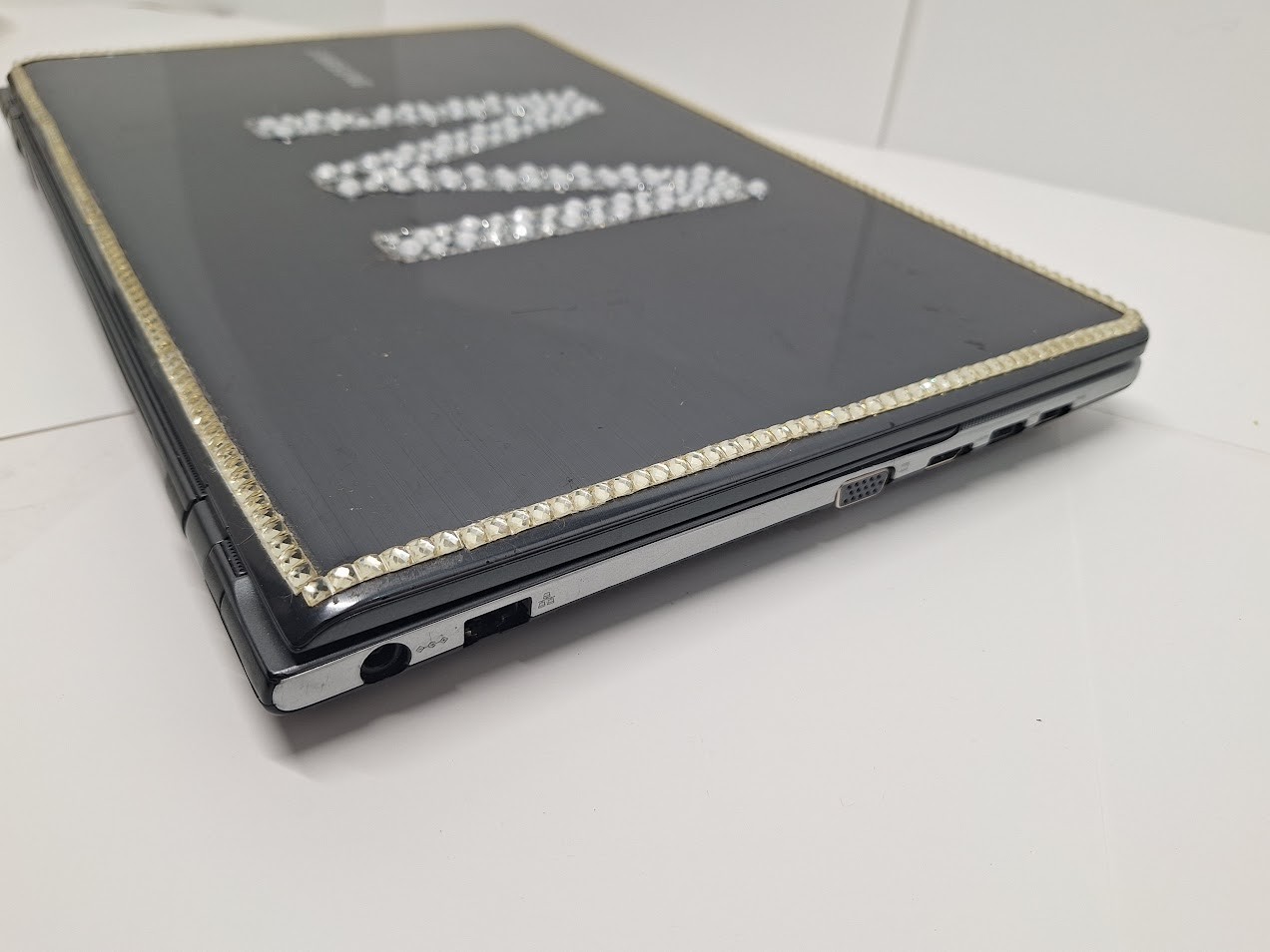 Samsung NP355V5C Laptop 750 GB HDD 4GB Ram for Parts/Repair