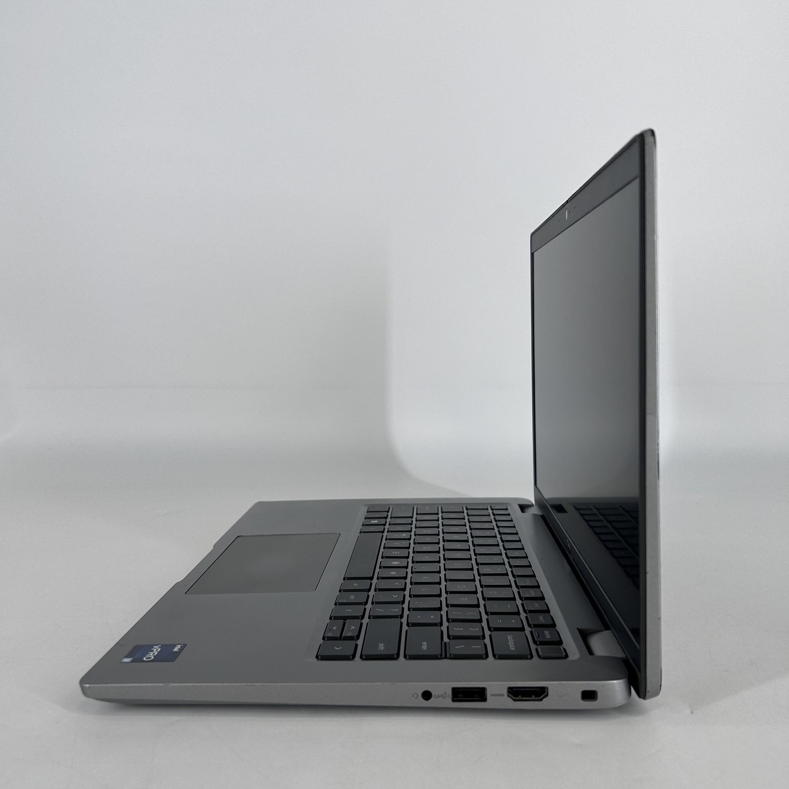 Dell Latitude 5440 14 Gray FHD 1.8 GHz i7-1365U 32GB 512GB SSD Good