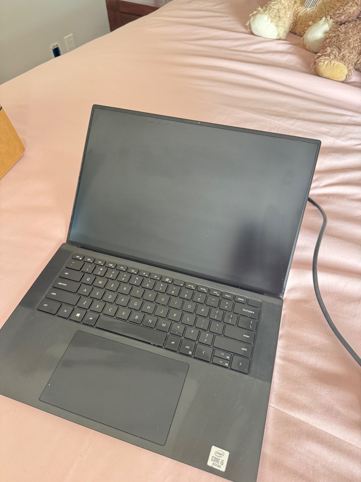 Dell XPS 15 9500 15.6” (256GB SSD, Intel Core i5 10th Gen., 2.5–4.5 GHz 16GB RAM