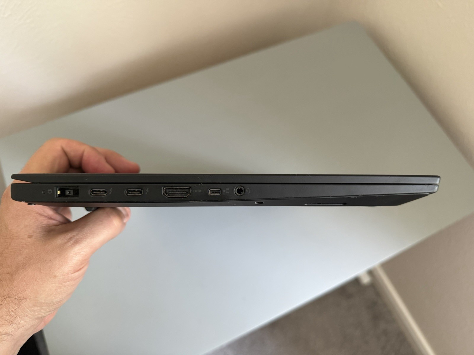 Lenovo ThinkPad P1 Gen1 15.6″ Intel i7-8750H 2.2GHz No Ram/HDD w/ Power Supply