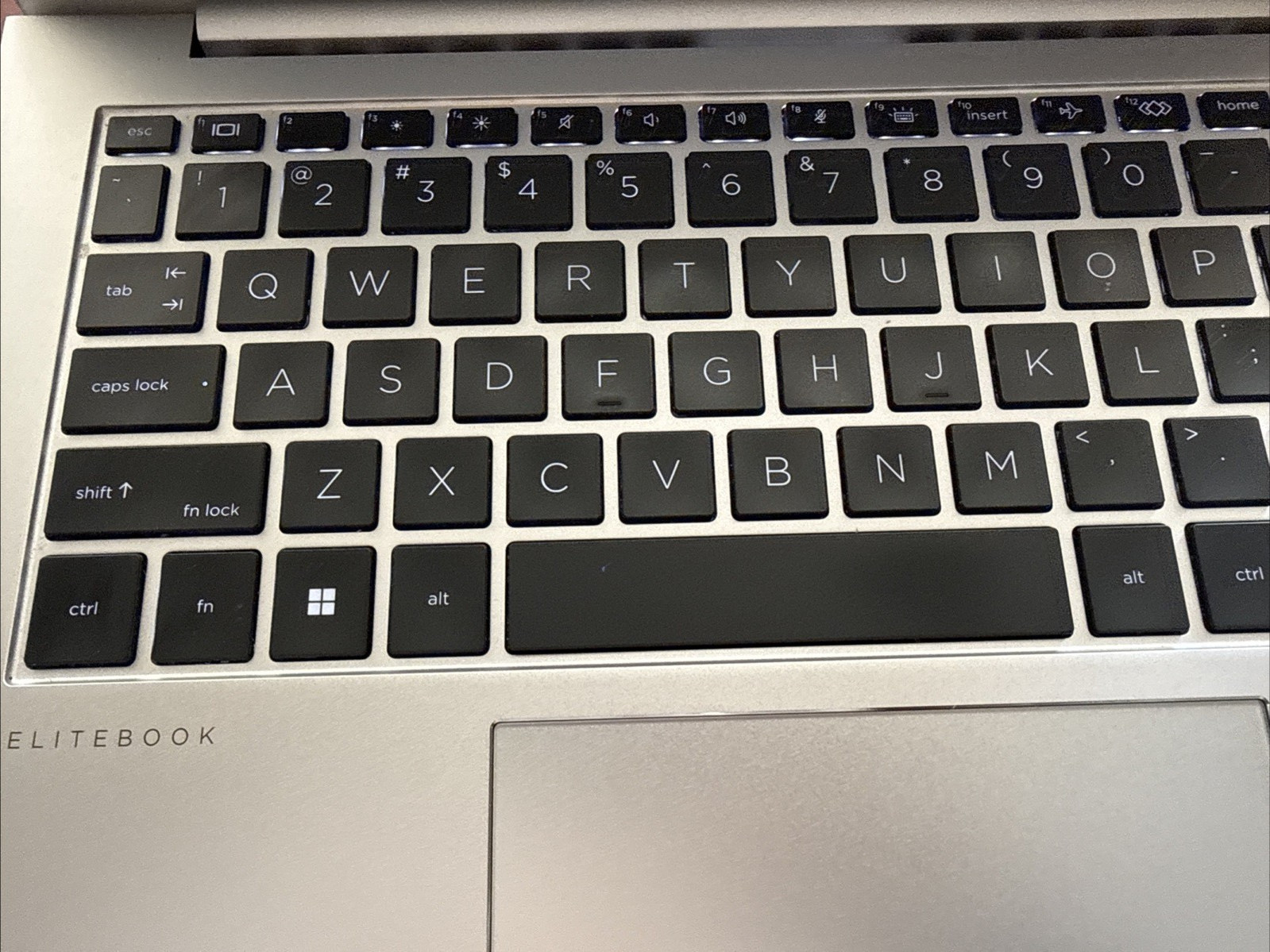 HP Elitebook 840 G9 14in FHD+ – Intel i5-1235U – 16GB RAM 256GB SSD