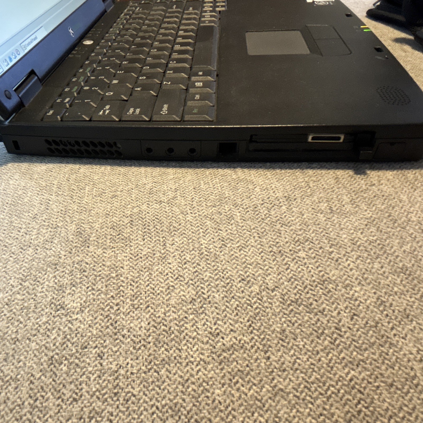 Gateway Solo 5300 14in Laptop Pentium III 1GHz 256MB 20GB HDD Win XP