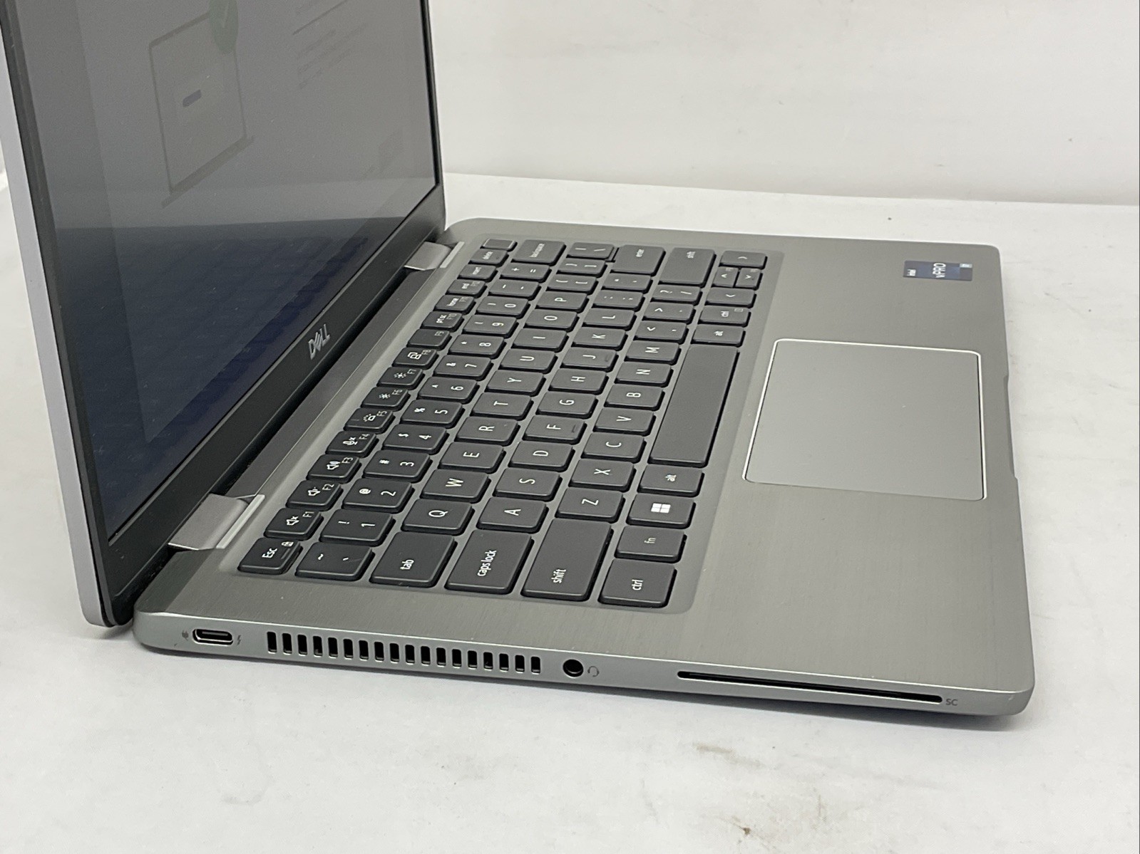 Dell Latitude 7330 – Touch – i7 1265U – 16GB, 256GB, Windows 11 +Adapter