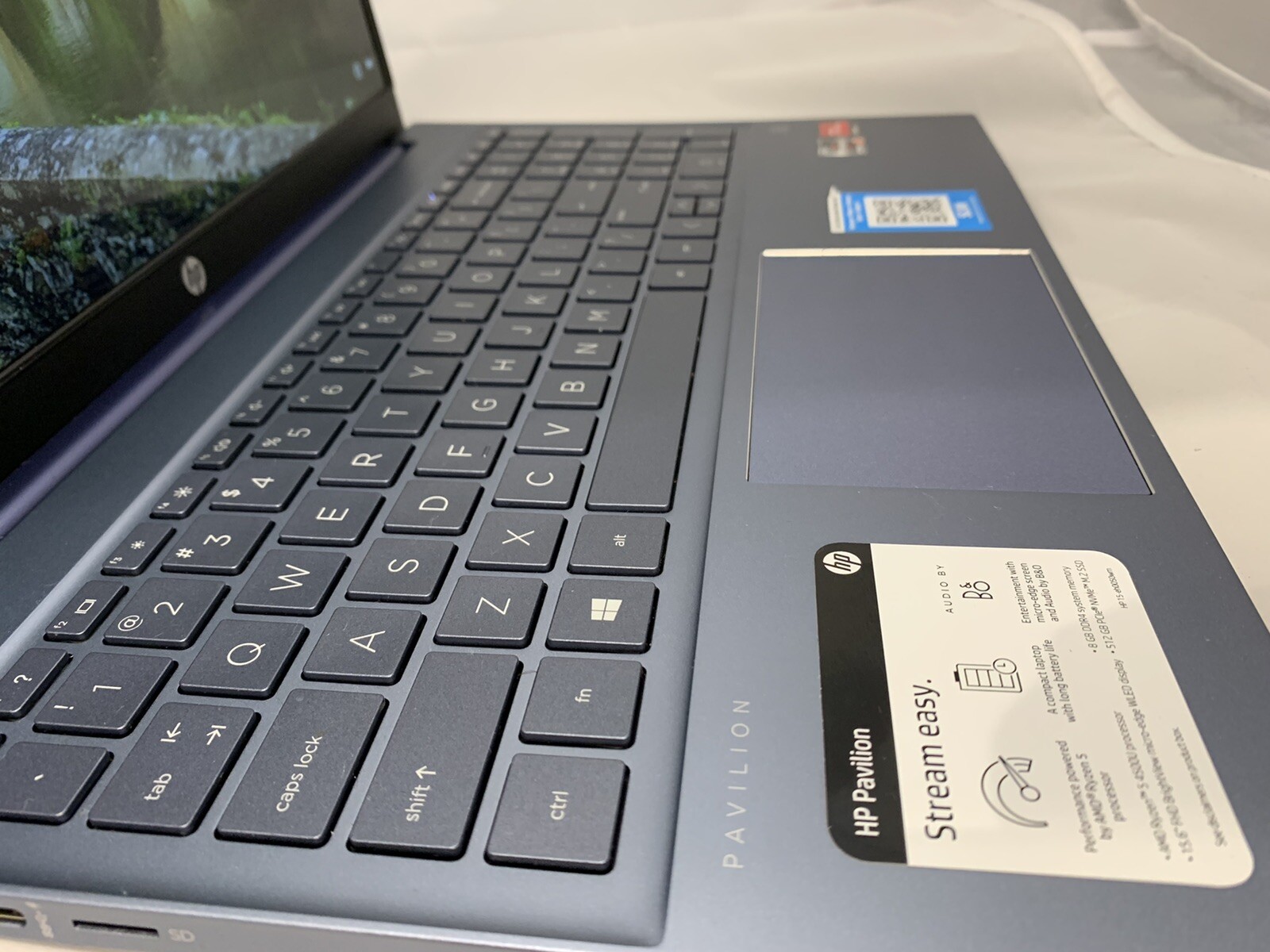 HP Pavillion 15 15-eh0050wm 15.6 inch 103456-1 JE