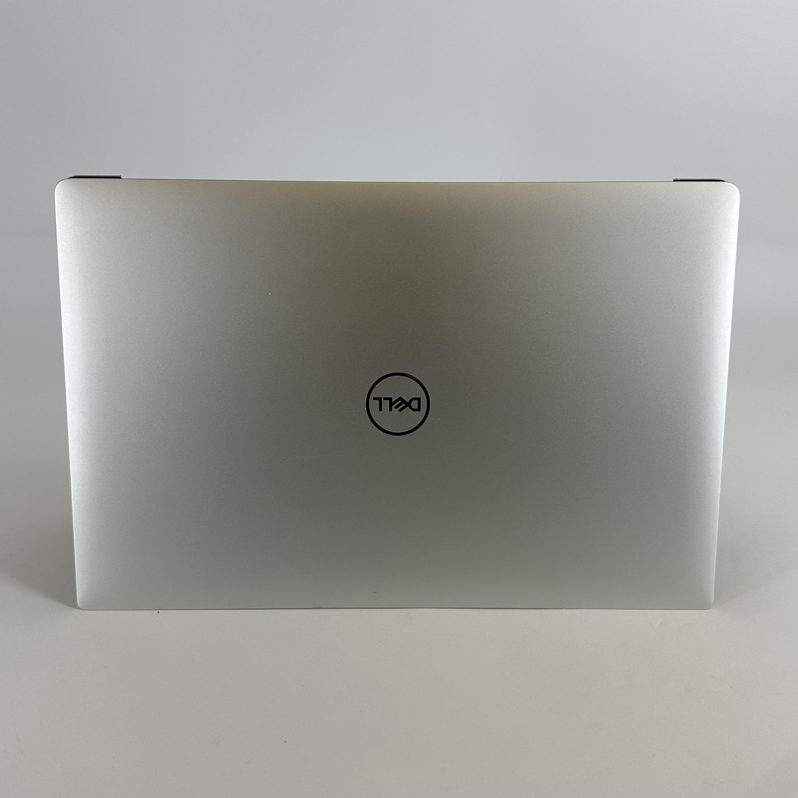 Dell XPS 15 7590 4K TOUCH i9-9980HK 2.40GHz 32GB 2TB SSD GTX 1650 Good