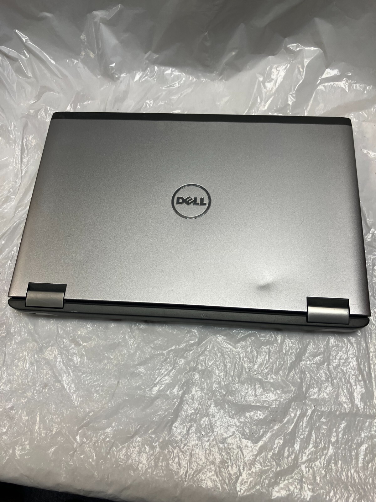 DELL VOSTRO 3560 Laptop Intel Core i3-3110M 2.40 GHZ + 4 GB 300GB HD, FOR PARTS