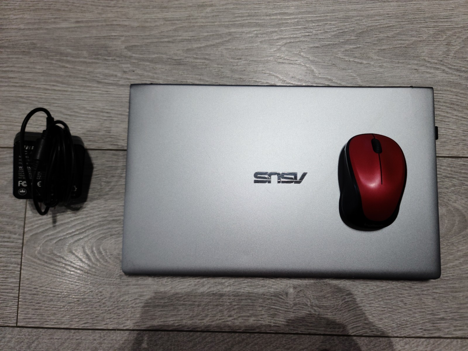ASUS ZenBook 14 UM433IQ AMD Ryzen 7 4700U NVIDIA GeForce MX350