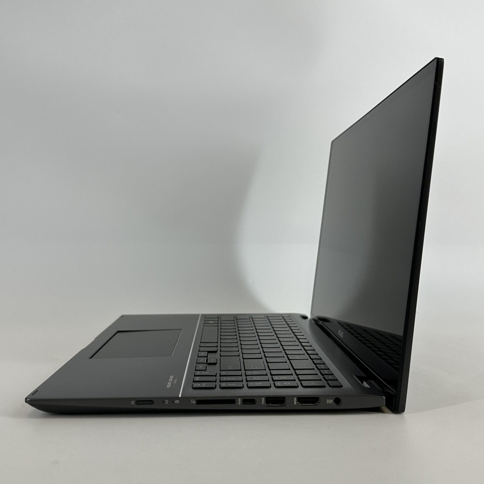 Asus Zenbook Flip 15 4K TOUCH i7-10510U 1.80GHz 16GB 1TB SSD GTX 1050 Max-Q Good