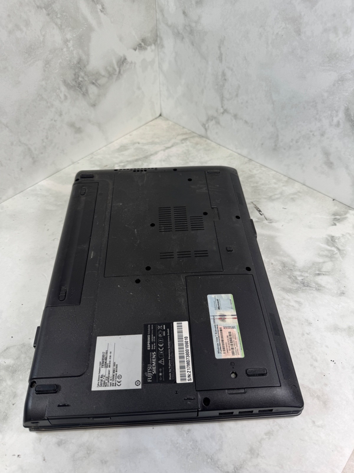 Fujitsu Siemens Esprimo Mobile V5515 – Intel Core Notebook