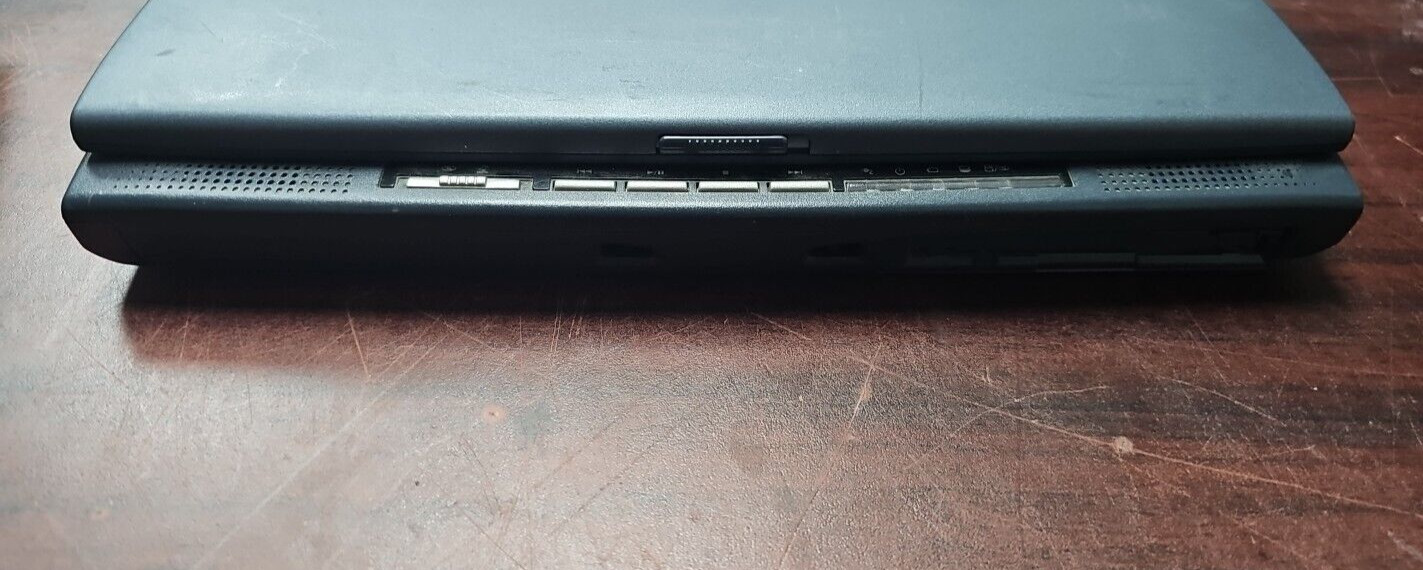 Toshiba Satellite 1800 / Pentium III 256MB RAM No HDD No adapter / * UNTESTED *