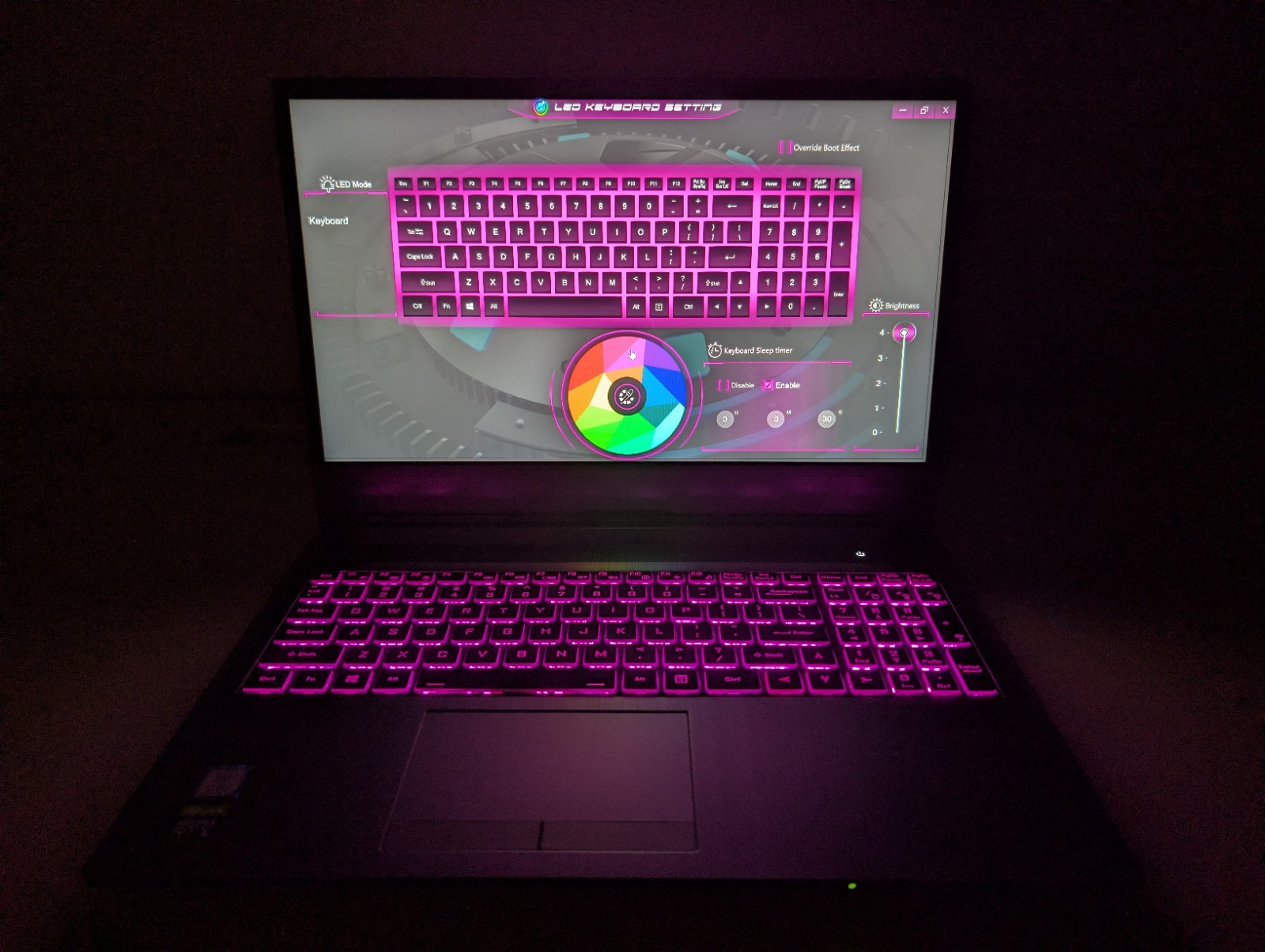 Clevo Sager NH58R | i7-9750H 32GB RAM 500GB SSD + 1TB HD | FHD@240Hz RGB Backlit
