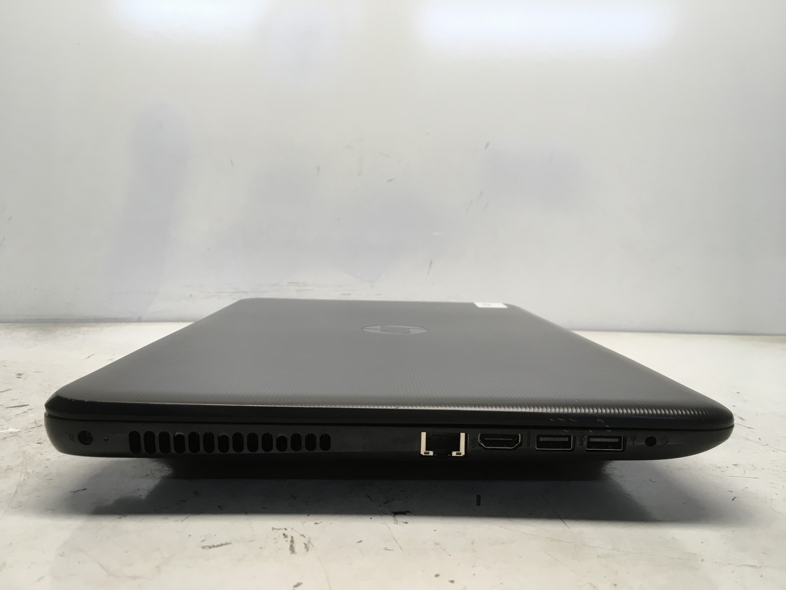 HP 15-BA009DX AMD A6-7310 2000MHz 4 GB NO HDD No Batt
