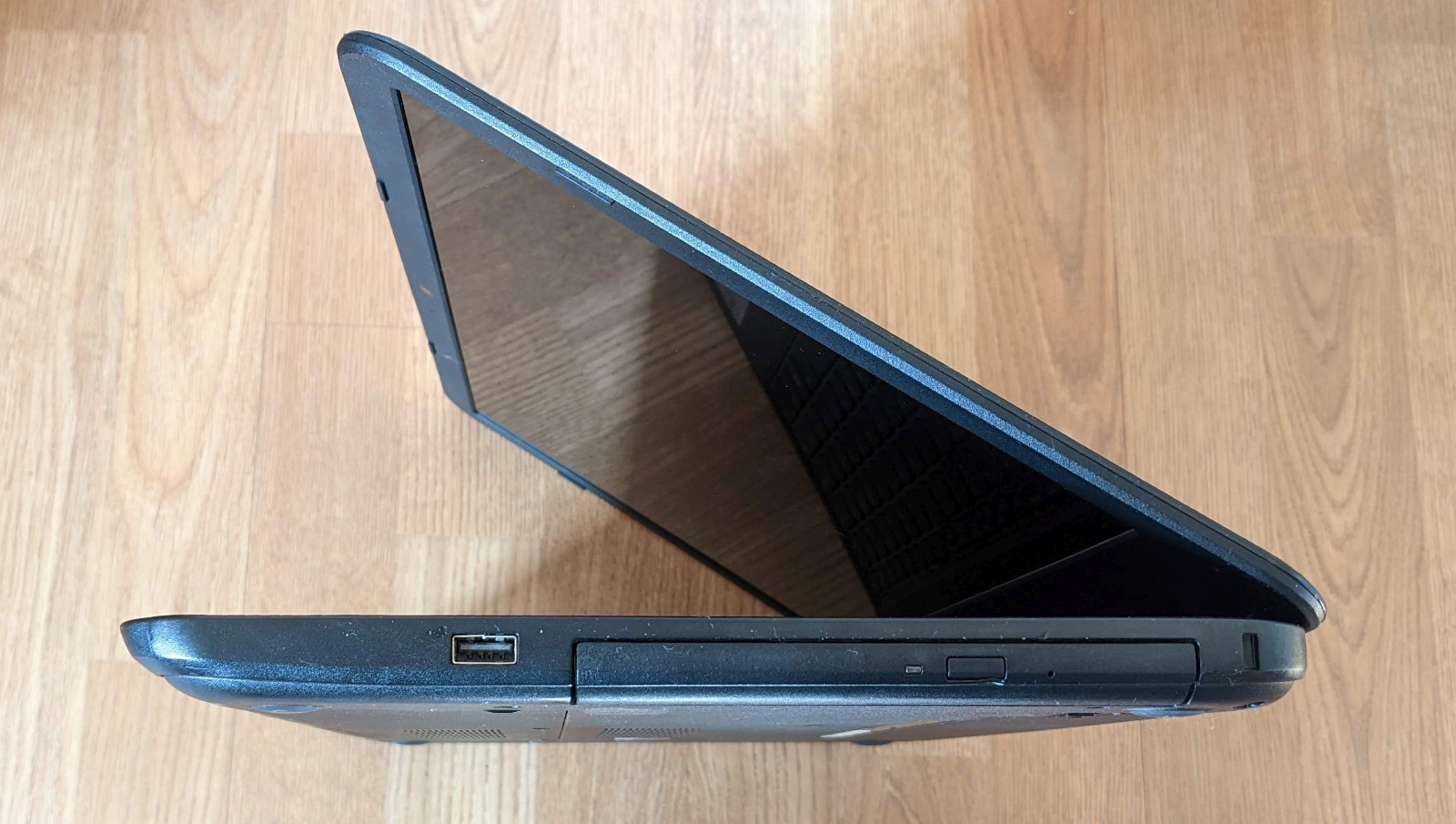 Dell Inspiron 15.6″ Laptop Pentium 2127U 2GB RAM 120GB HDD Win 8.1 *DEAD BATTERY