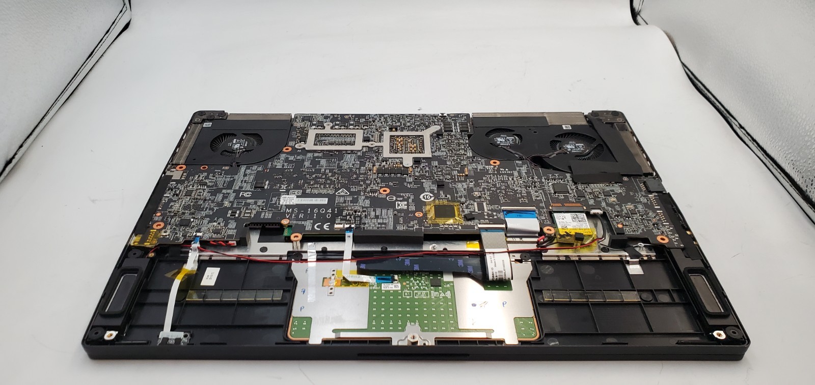 MSI GS65 Stealth 8GS-005US Laptop MS-16Q4 i7-8th Gen No SSD/BAT Boot 2 BIOs