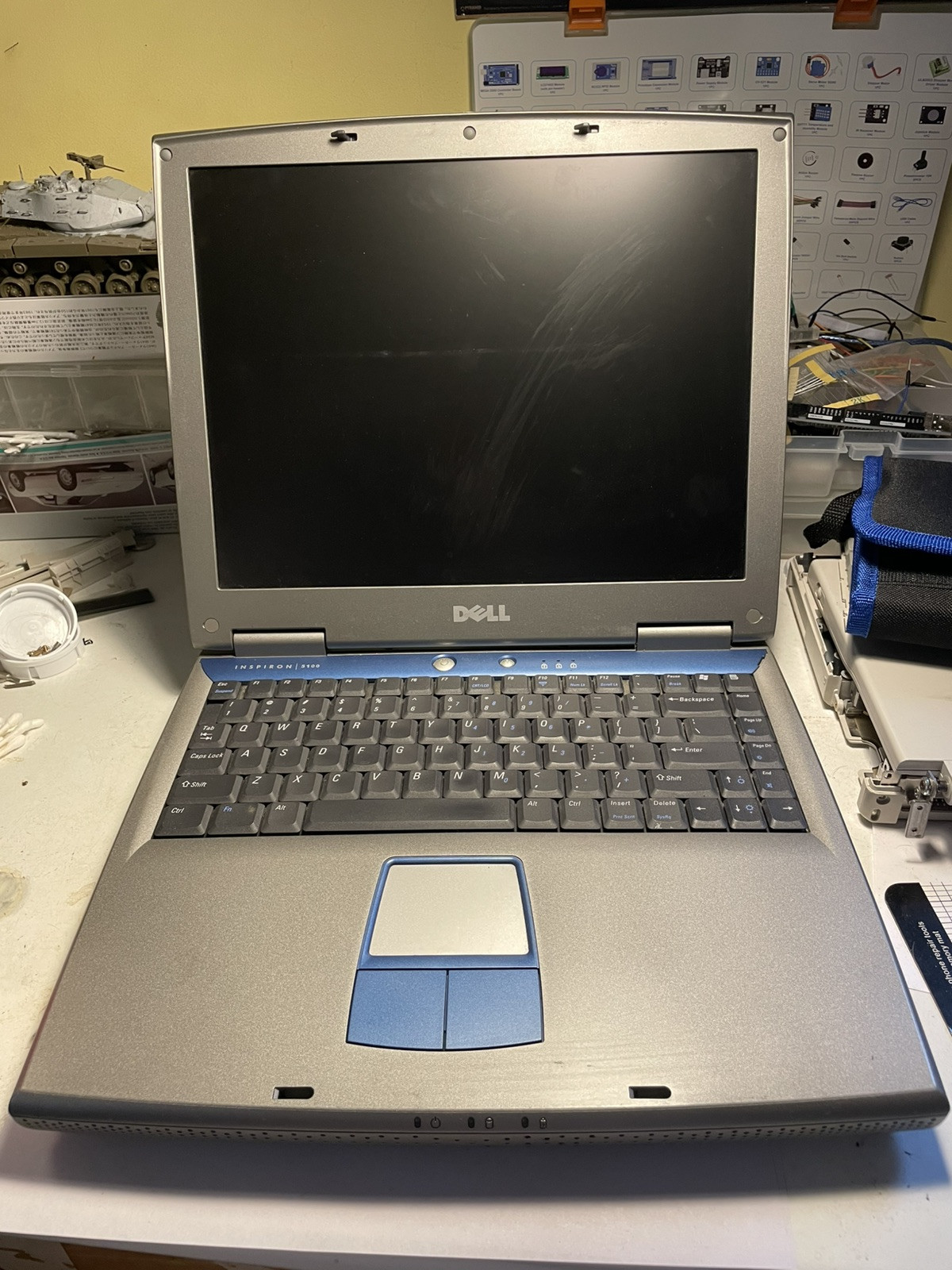 Dell Inspiron 5100 PP07L 14″ 512mb Ram Pentium 4 2.4 Ghz ATI Radeon 7500 NO HDD