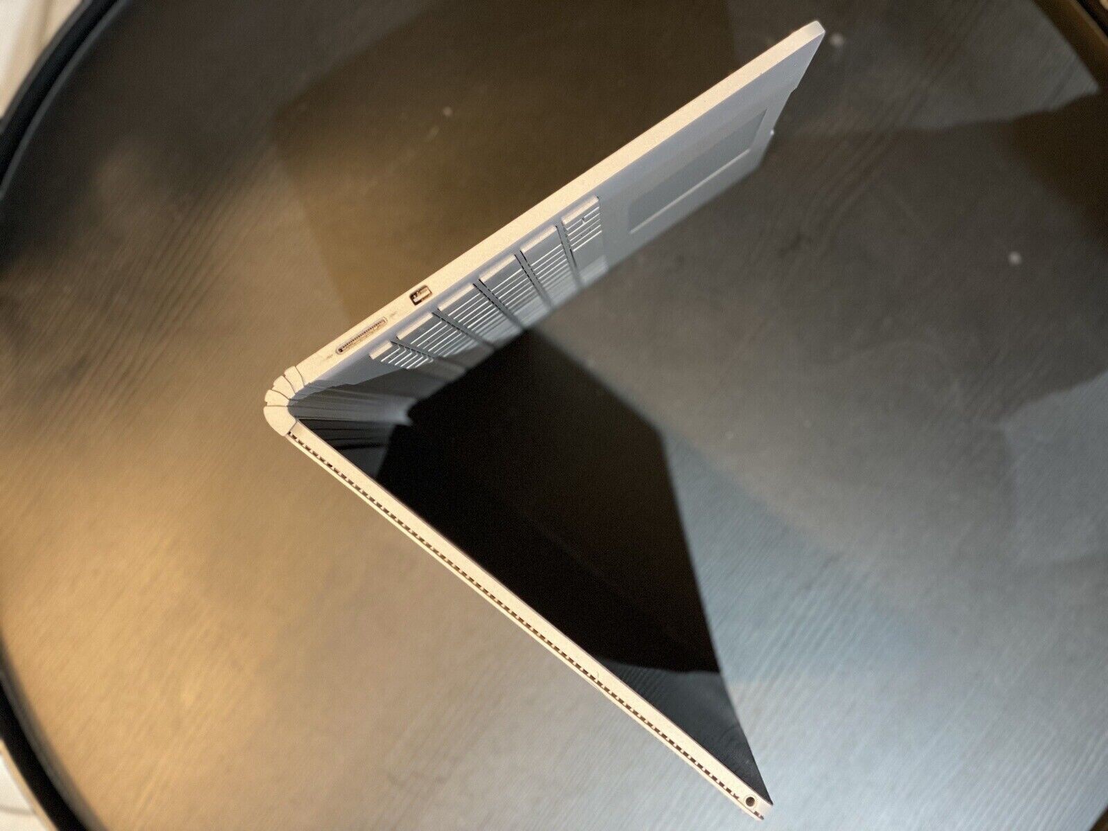 Microsoft Surface Book 13.5″ Touch i5-6300U| 2.40GHz 8GB RAM| 128GB SSD Win10Pro