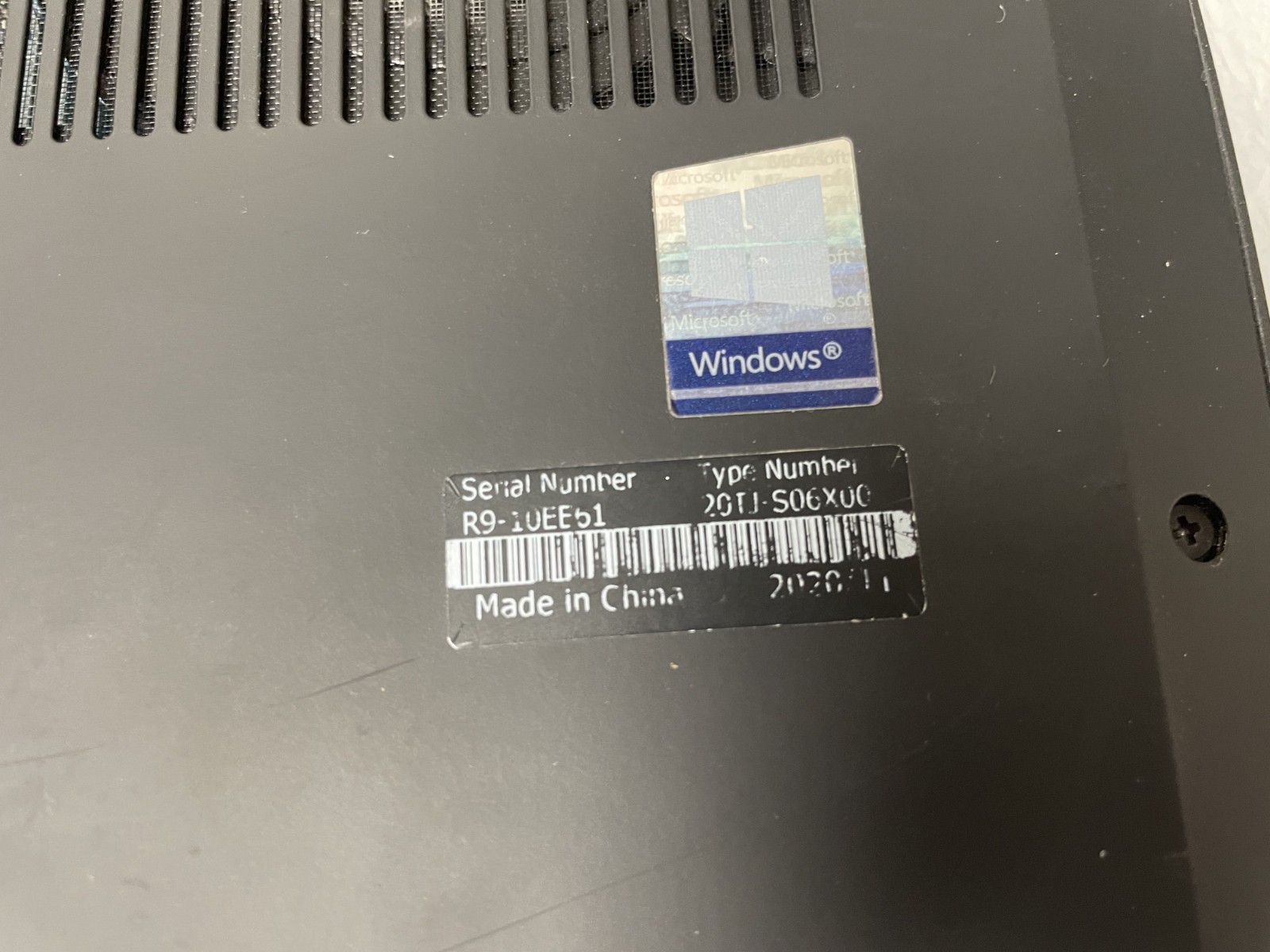 Lenovo ThinkPad P1 Gen 3 Intel Core i7-10850H @2.70GHz 16GB RAM NO SSD Part READ