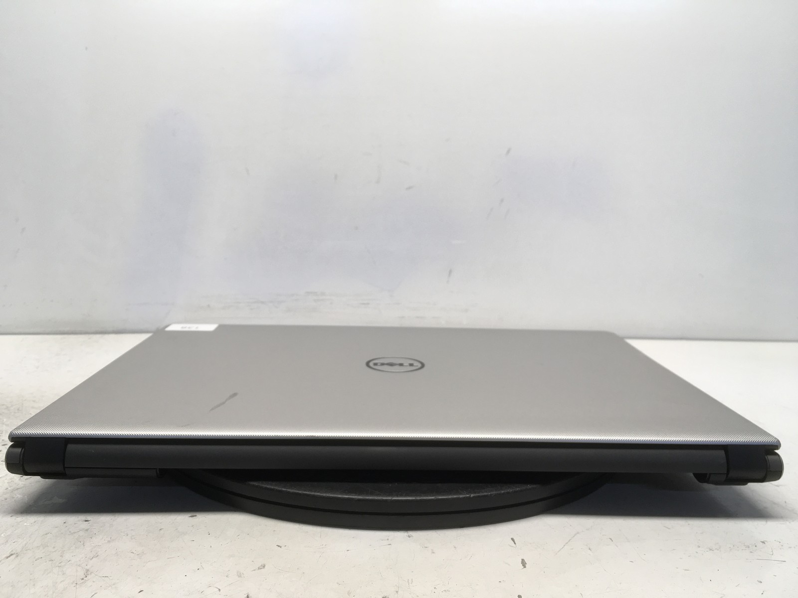 Dell Vostro 3560 Intel i3-6100U 2.3GHz 2 GB NO HDD No Batt