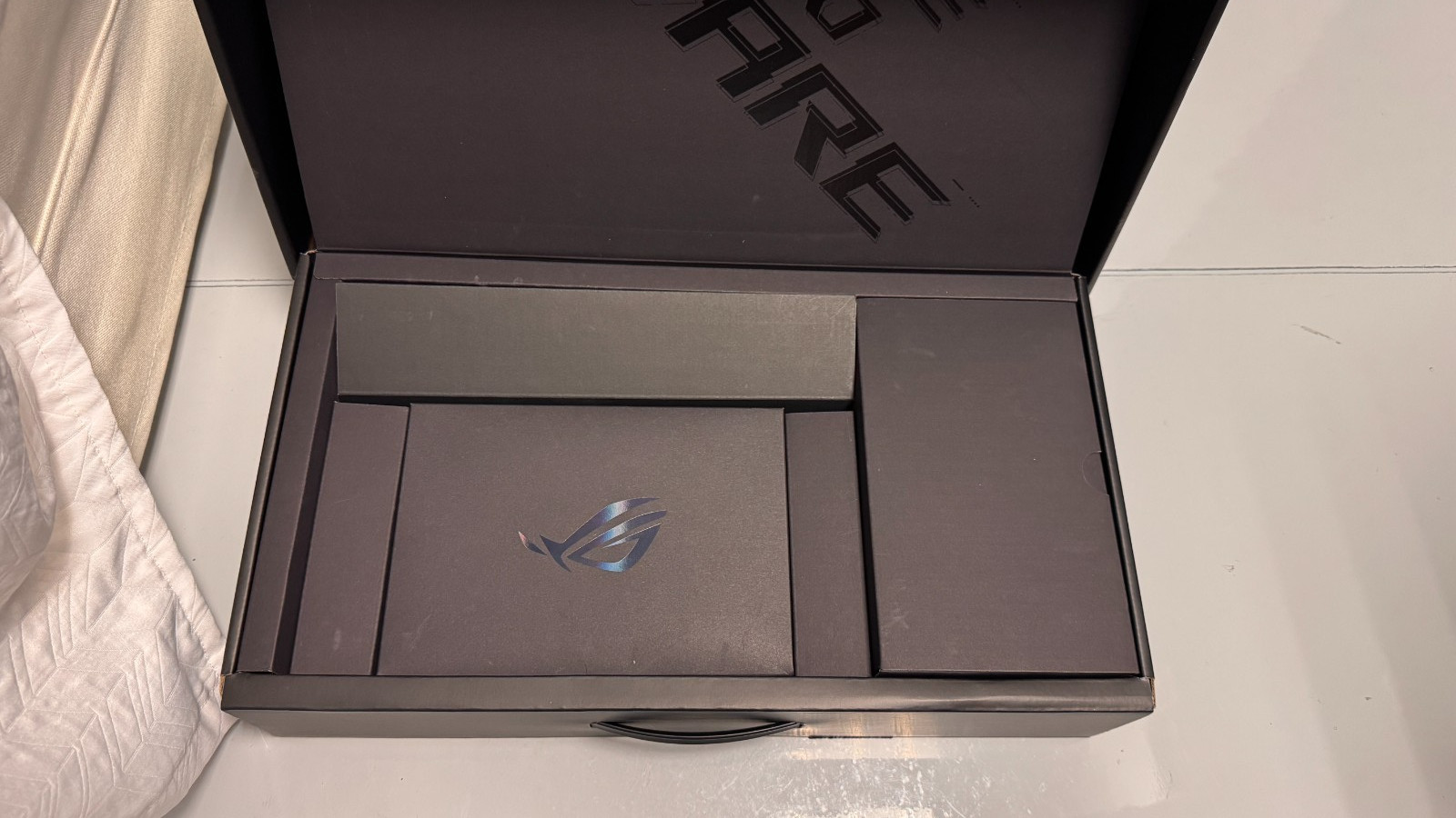 ASUS ROG Flow X13 13.4 1TB SSD AMD Ryzen 9 5900 16GB NVIDIA 3050 TI Touchscreen