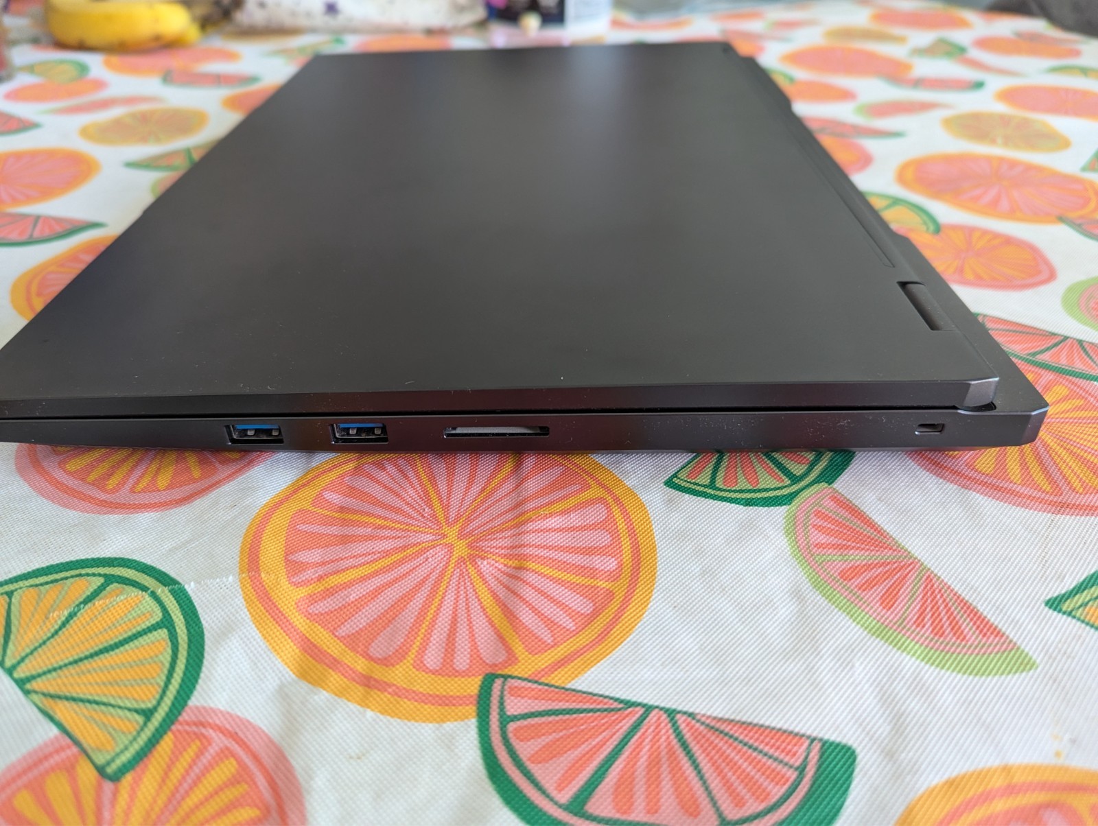 Eluktronics Hydroc G2 275HX QHD+ miniLED 5090 2x24GB MANIX RAM 2TB Gen4 SSD 99W