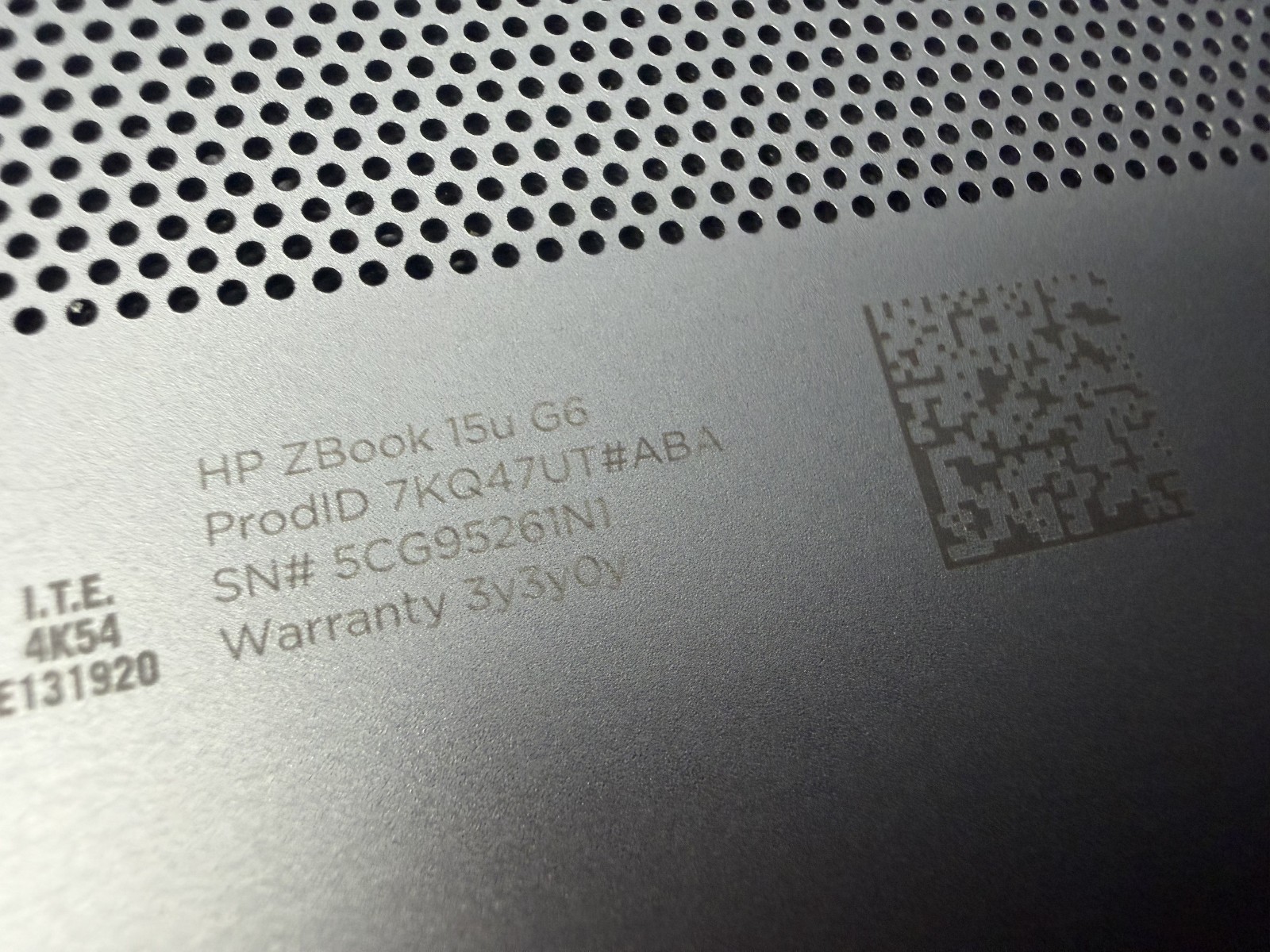 HP zBook 15u G6 i5-8365U 16GB RAM 512GB SSD WX3200 GPU FHD Win11 Reset READ