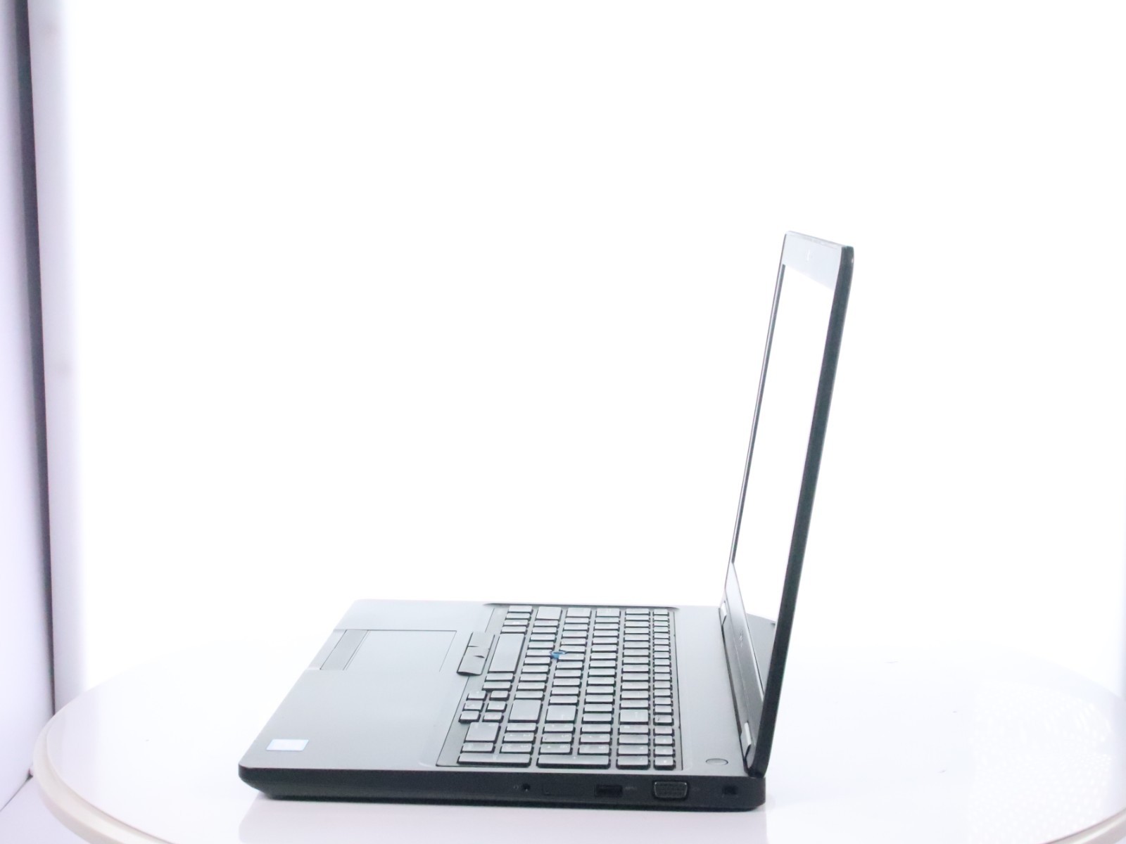 Dell Latitude 5580 Core i7-7820HQ 2.9GHz 16GB RAM 256GB SSD W11Pro w/ AC Adapter