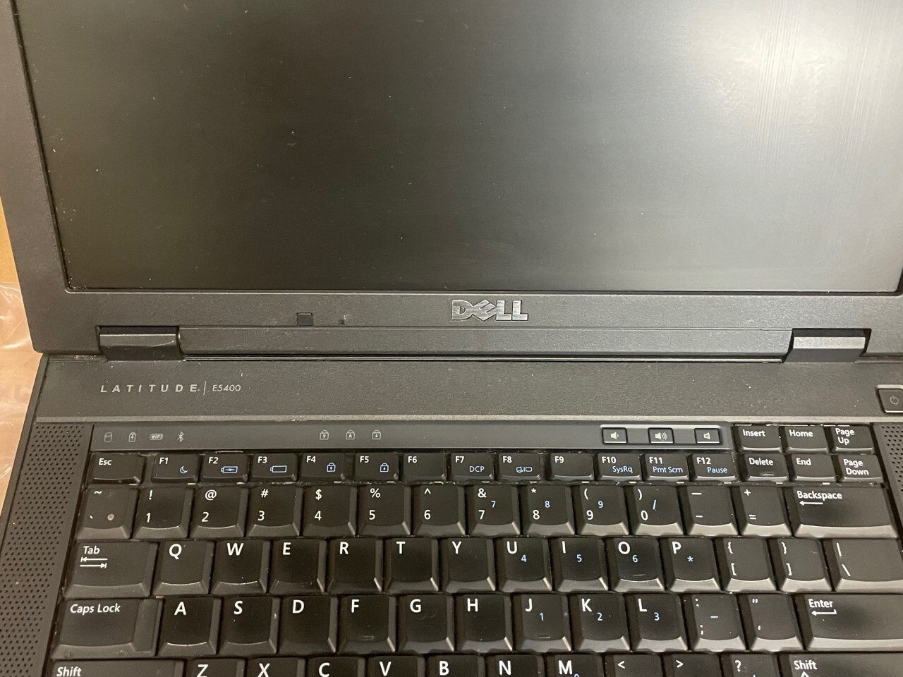 DELL LATITUDE E5400 14.1″ LAPTOP 120GB T7250 PROC. 2GB MEMORY