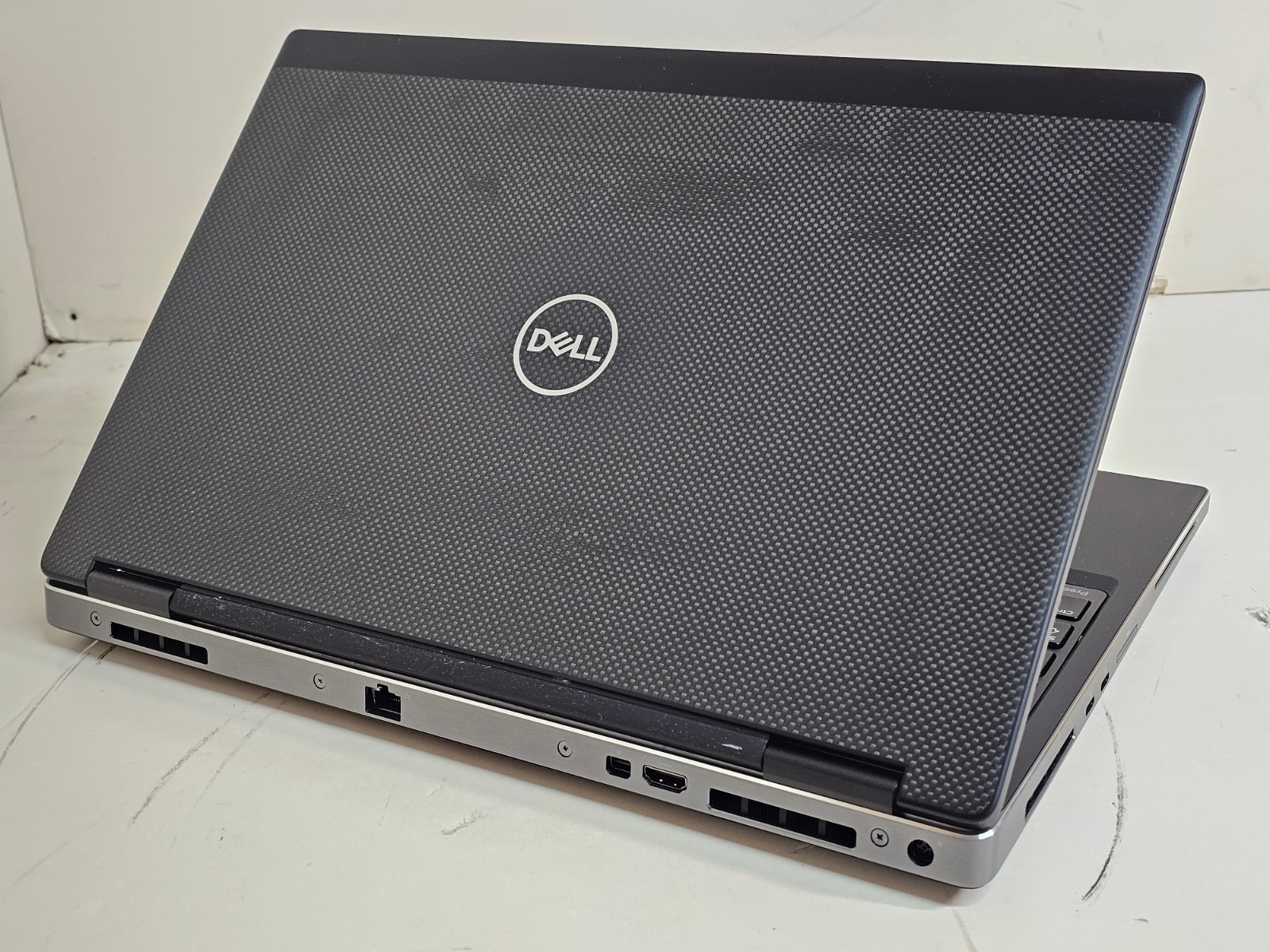 Dell Precision 7530 Laptop – 2.5 GHz i5-8400H 16GB 256GB SSD Webcam P1000 15.6″