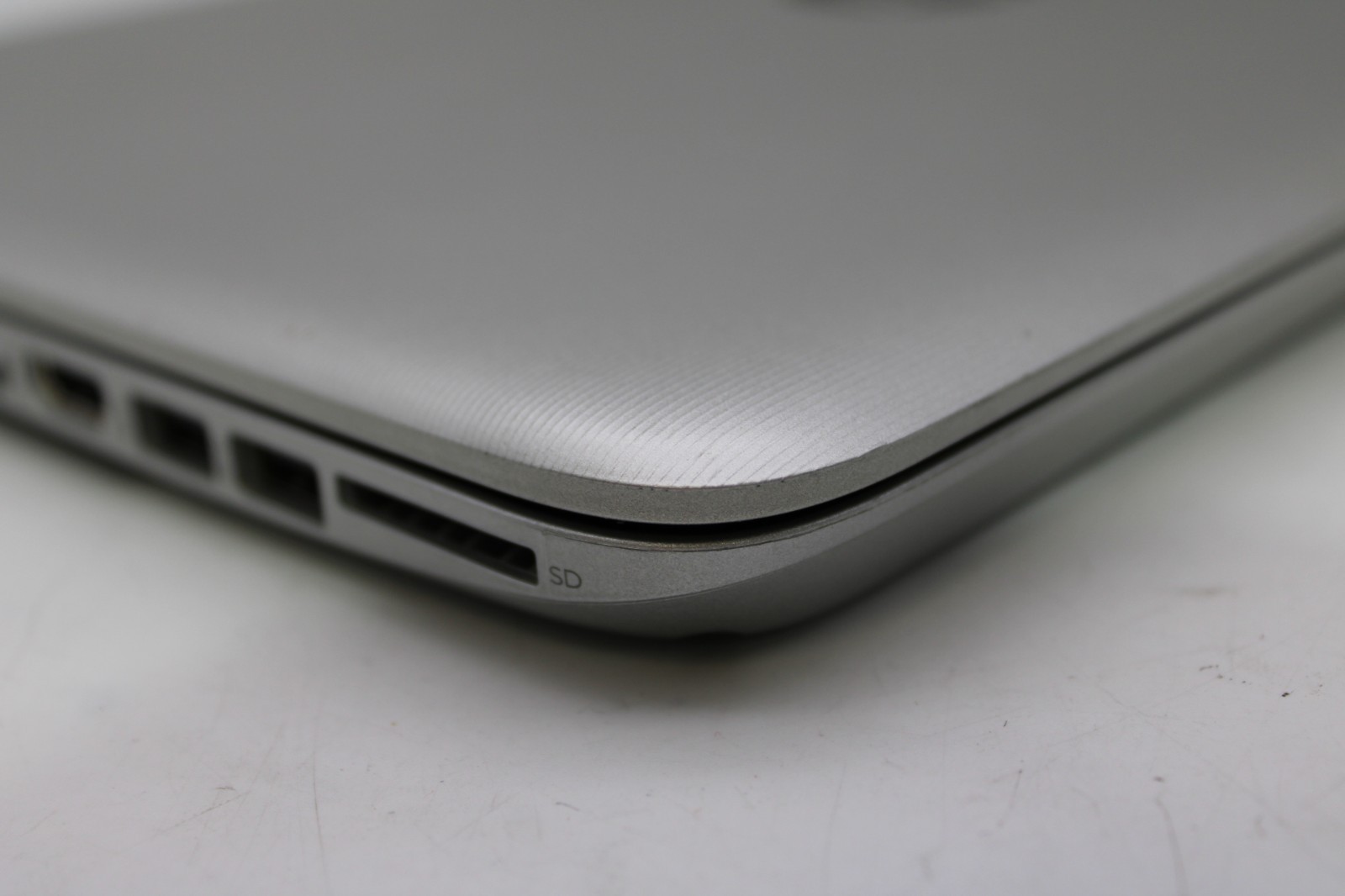 HP Pavilion 14T-v000 14″ i-Series 8GB RAM NO STORAGE/OS *PARTS/REPAIR*