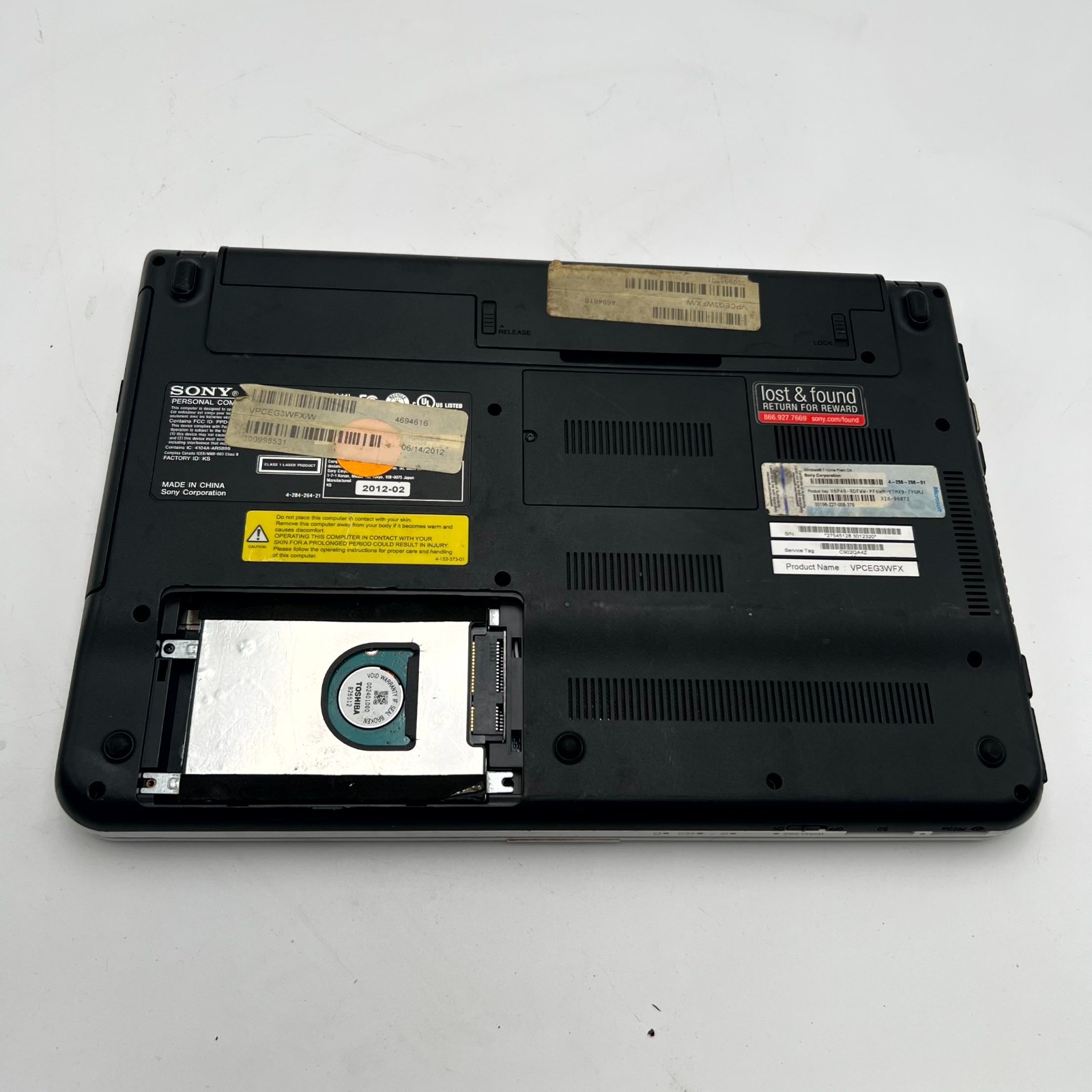 Sony VAIO VPCEG Notebook/Laptop 14″ Display Intel Pentium SDRAM DDR3 – For Parts