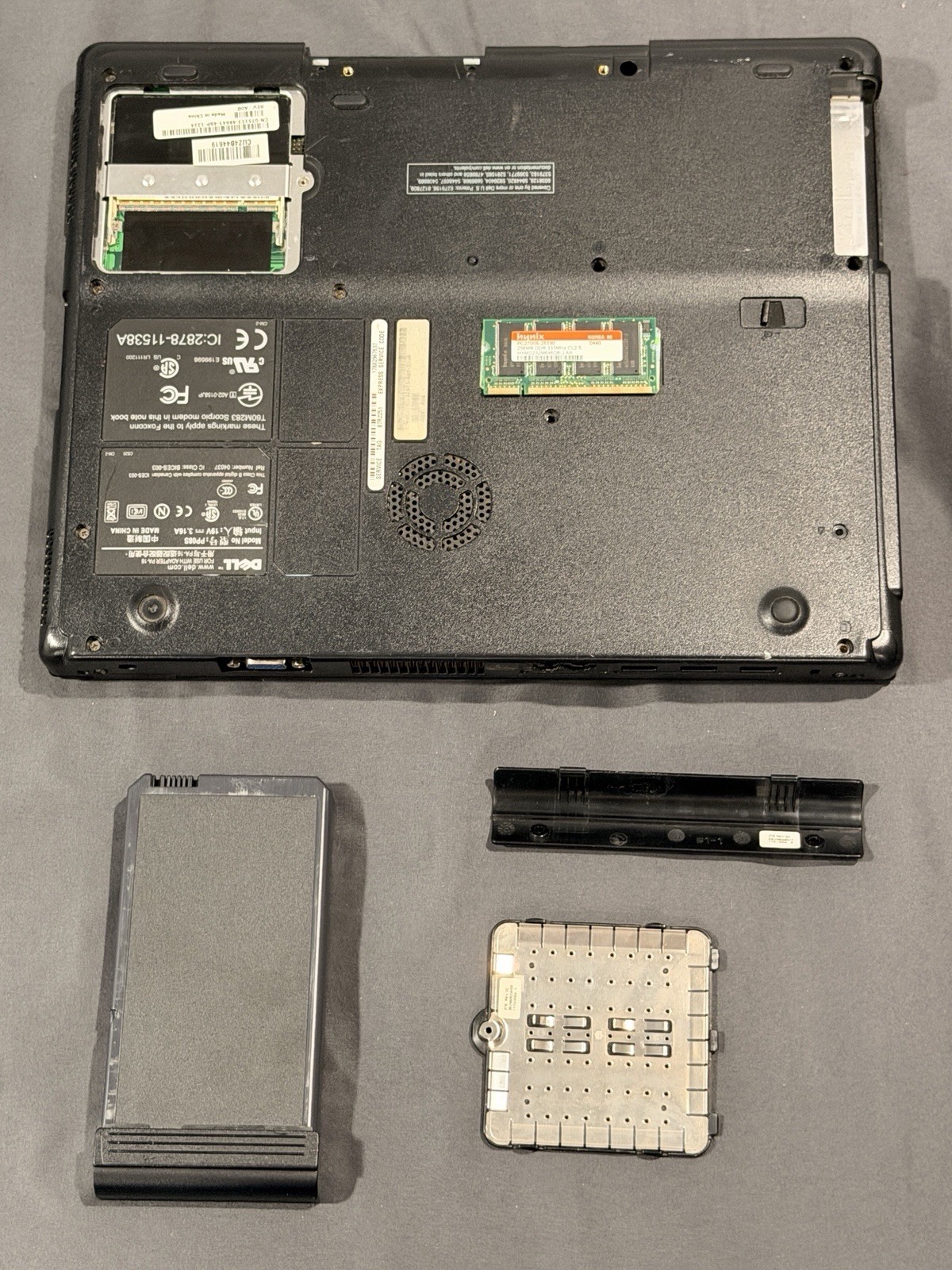 Dell Inspiron1000 14.1″ Celeron 2.4GHz 256MB noHDD noCD-ROM – No Charger 4 parts