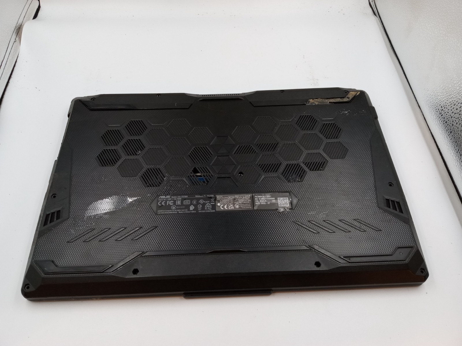 Asus TUF Gaming F17 FX706H 17.3″ Intel i5-11400H Nvidia RTX 3050 -PARTS -READ!!
