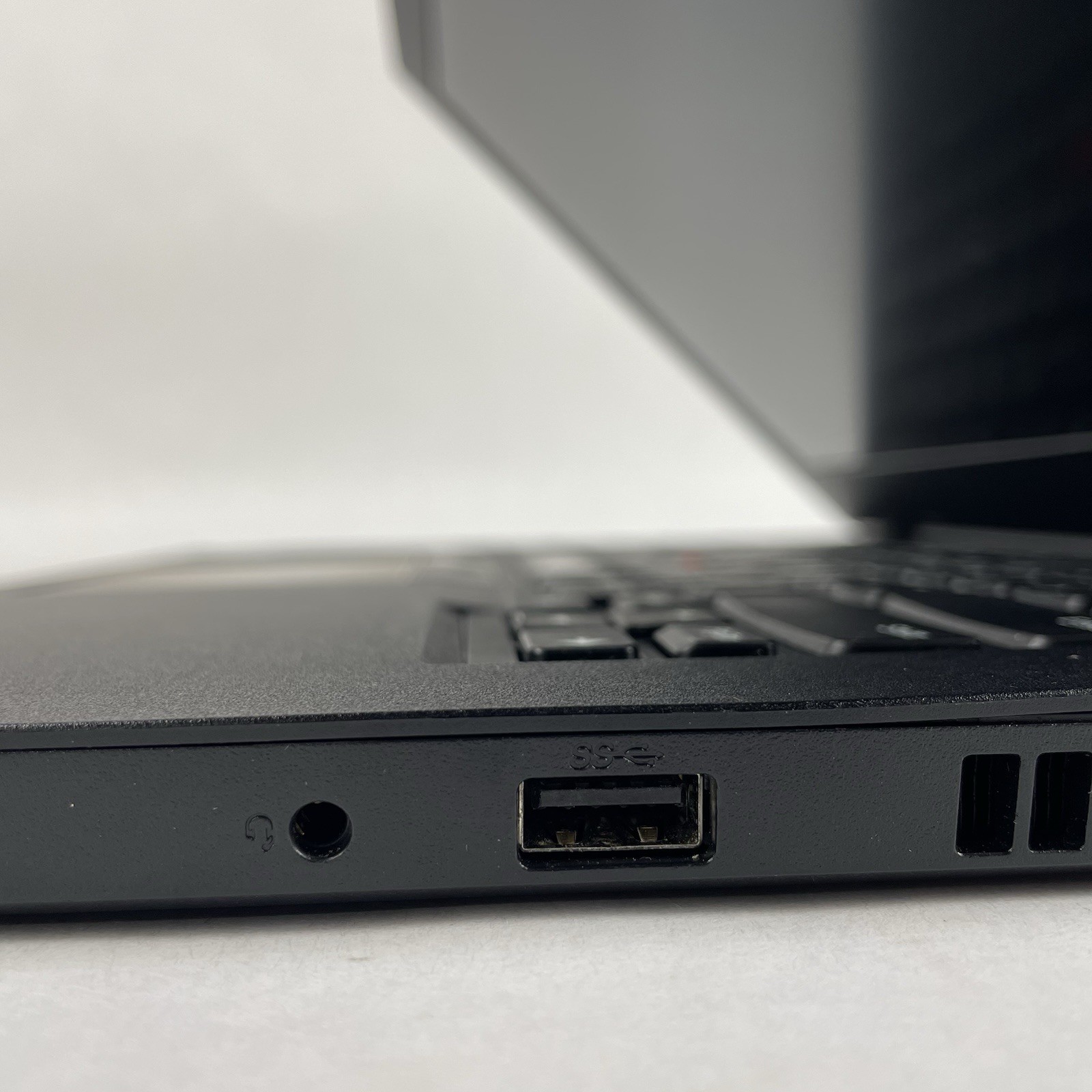 Lenovo ThinkPad L480 14″ i5-8250U 1.60 GHz 8 GB RAM No SSD/OS/AC