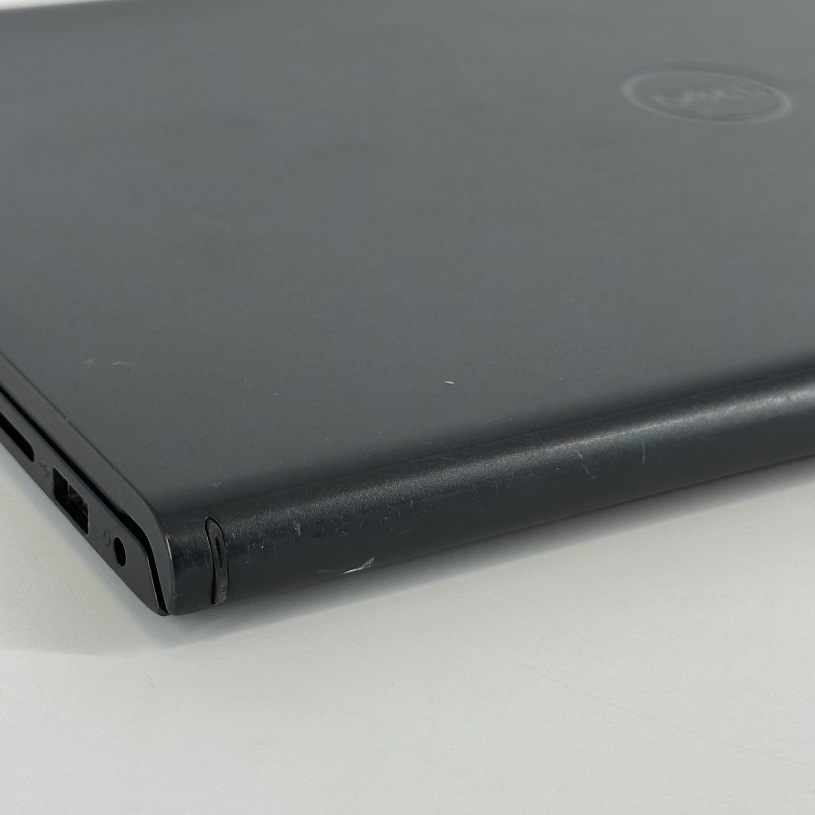 Dell Inspiron 3511 15.6 FHD TOUCH i5-1035G1 1.00GHz 8GB 256GB SSD Good