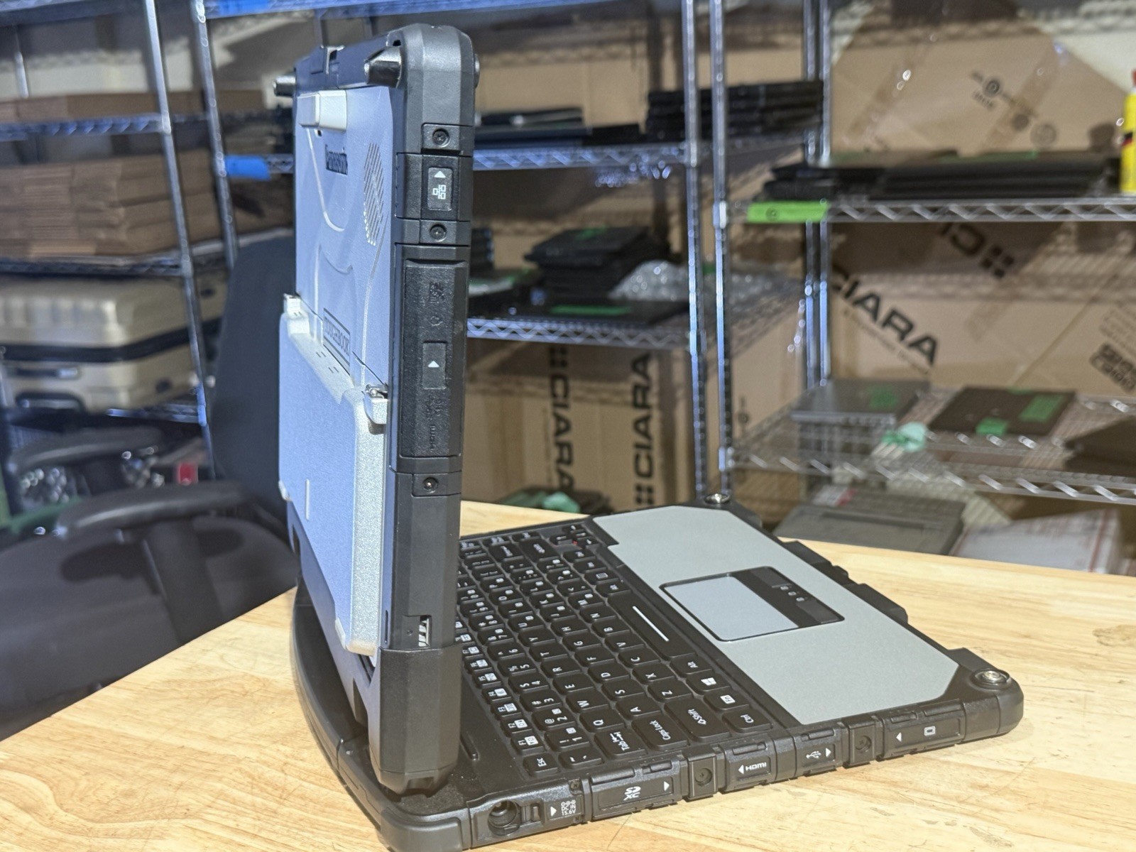 Panasonic ToughBook CF-33 i5-6300U 8GB Ram 256 SSD Win11 Pro. Touchscreen