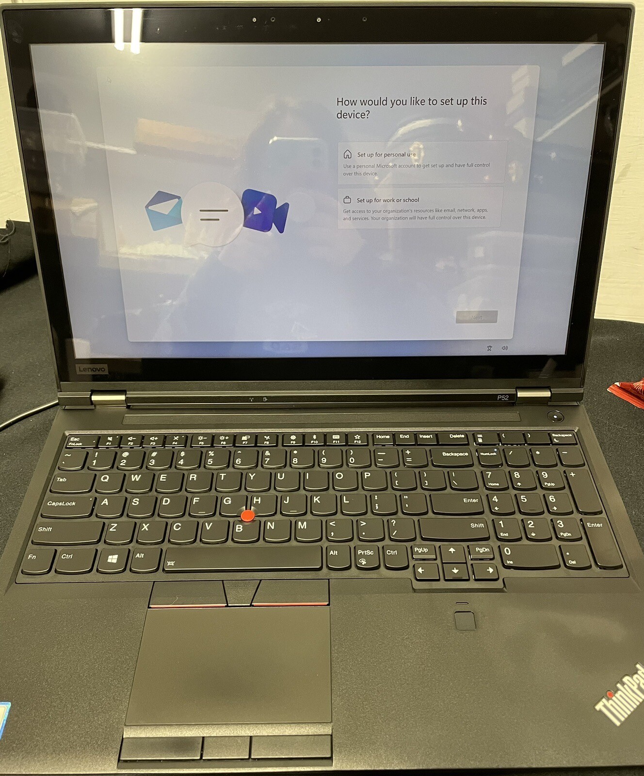 Lenovo ThinkPad P52 15.6″(512GB SSD, Intel Core i7-8750H, 2.60GHz, 8GB) Laptop