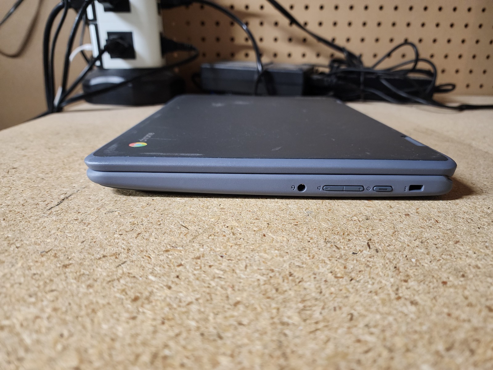 Lenovo Flex 11 Chromebook 11.6″ Mediatek 8173C 4GB RAM 32GB eMMC