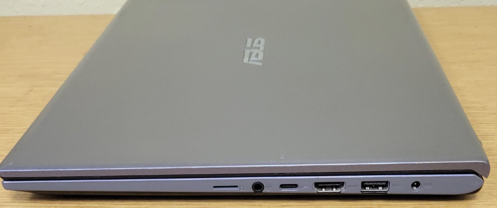 Asus VivoBook F512J i3-1005G1 1.20GHz 8GB DDR4 256GB NVMe NO OS/HDD