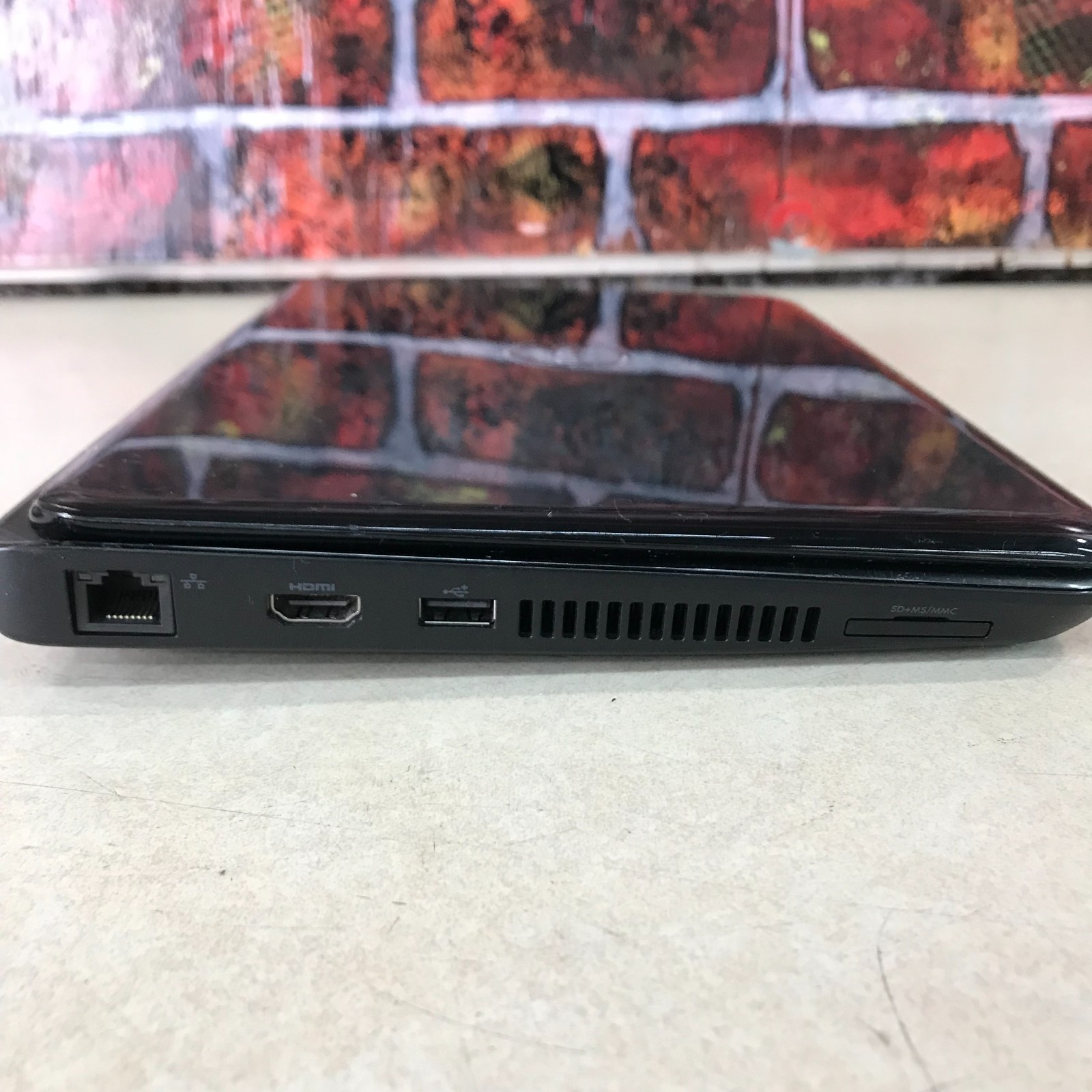 Dell Inspiron Mini Retro Gaming Laptop i3-U330 1.2GHz 2GB RAM (Windows 7 64-Bit)