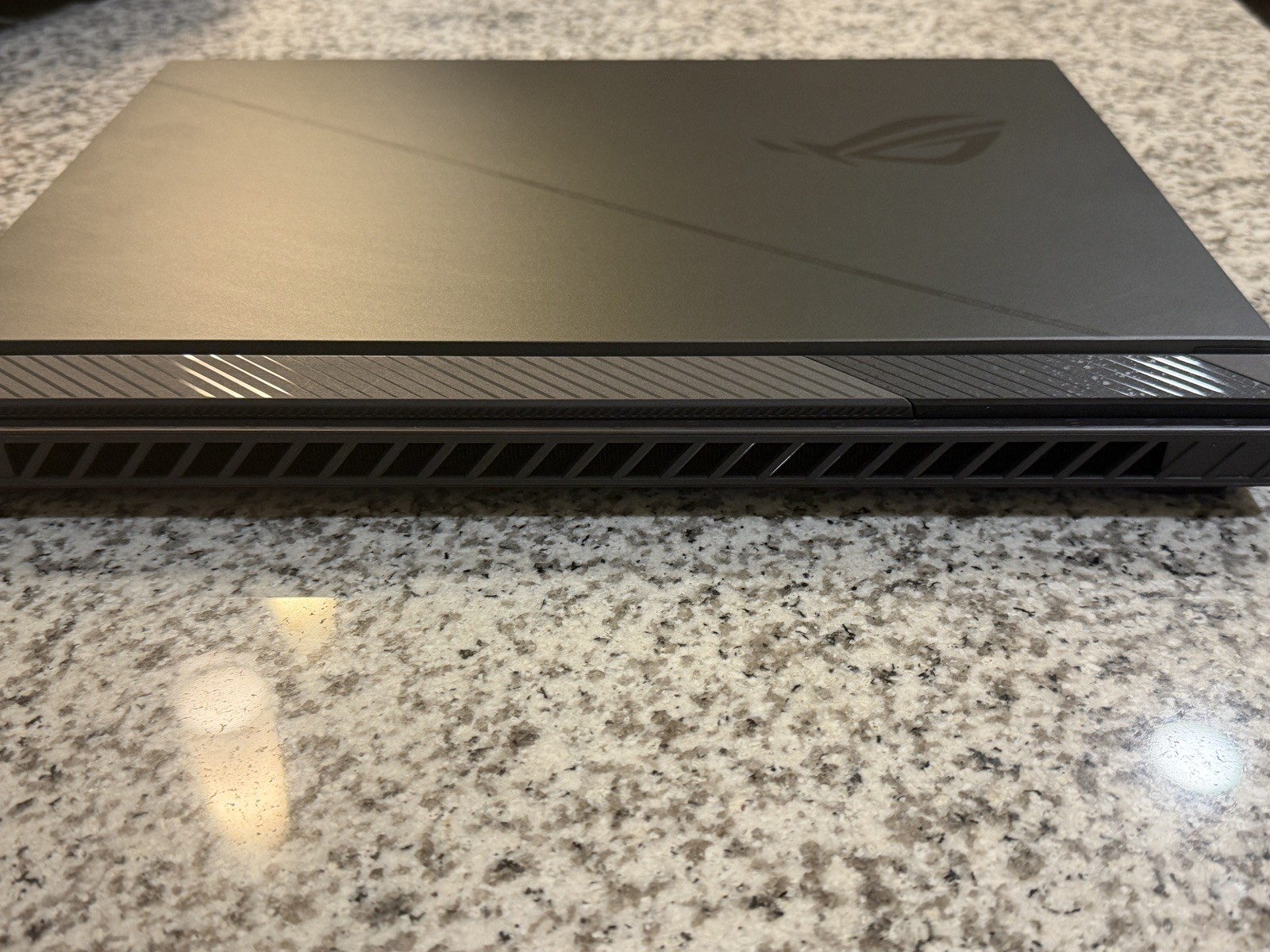 Asus ROG Strix G16 G614 16 240Hz QHD+ 2.2 GHz i9-14900HX 64GB 2TB SSD RTX 4070