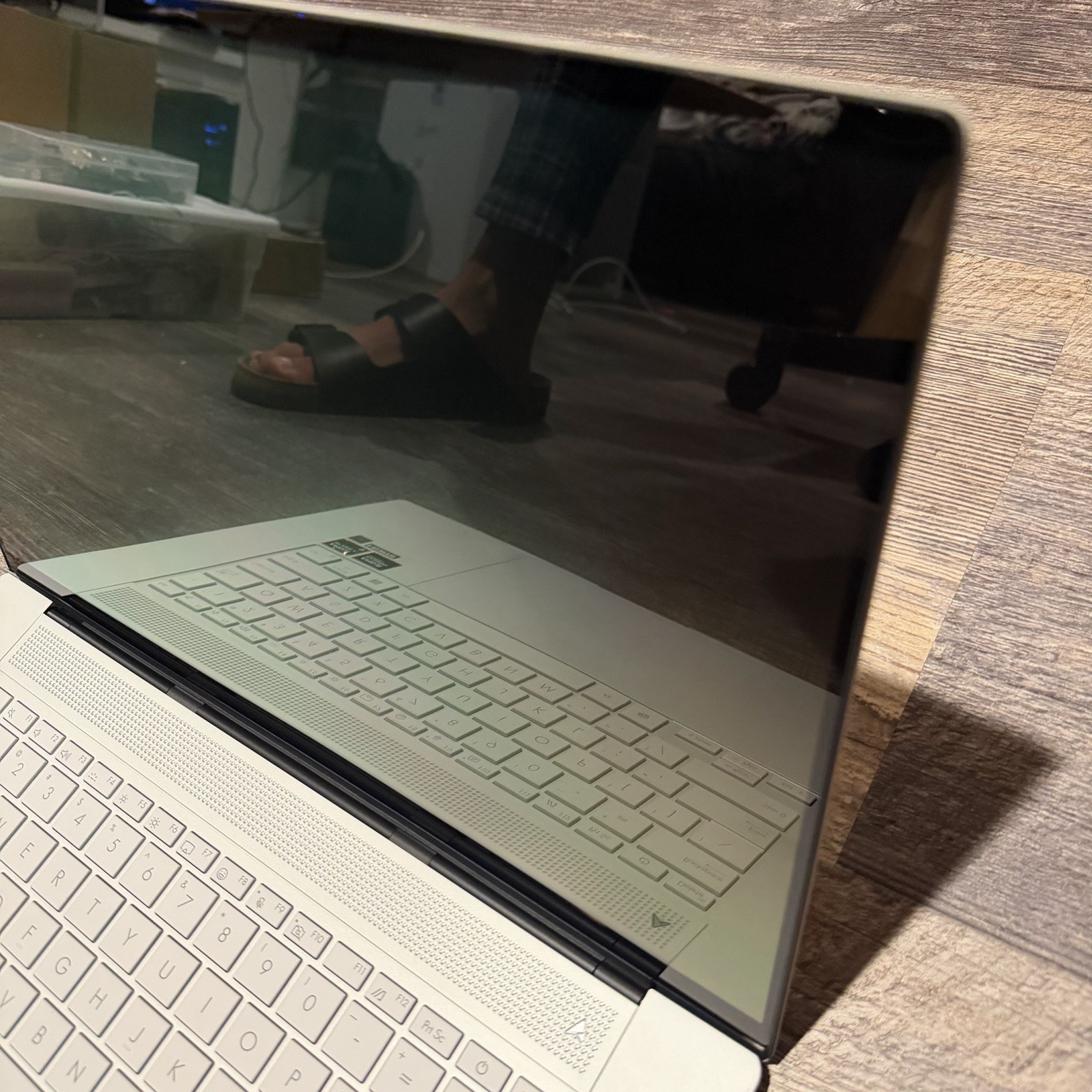 ASUS Zenbook S 16 16” 3K OLED Touchscreen 120Hz AMD Ryzen AI 9 365 24GB 1TB SSD
