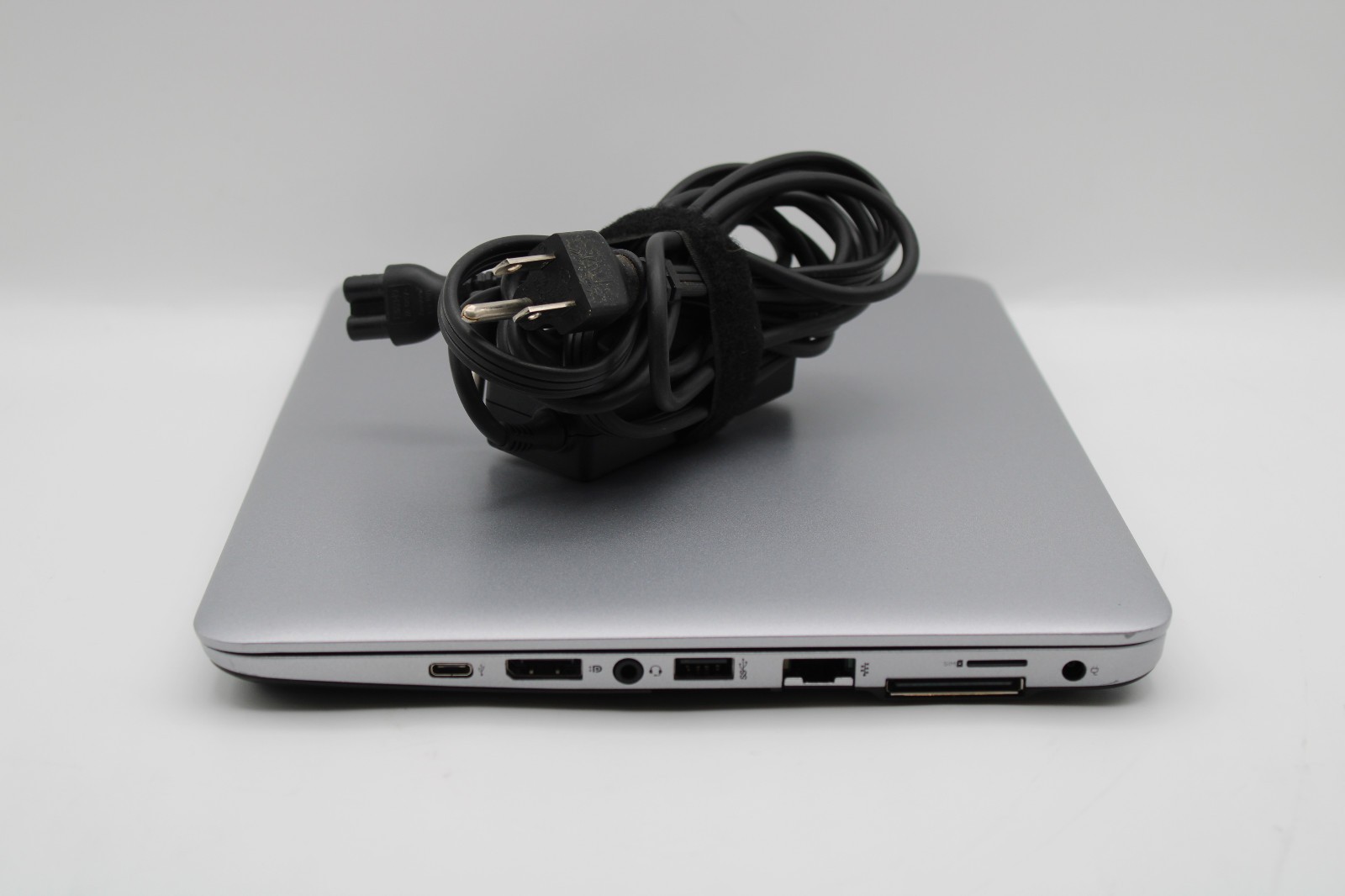HP EliteBook 820 G3 i5-6300U @ 2.4 GHz 8GB RAM 256GB SSD No OS No Battery