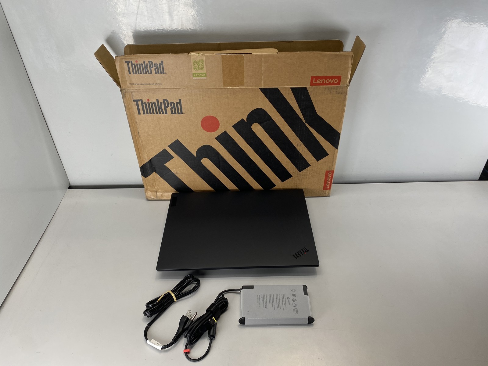 Lenovo Laptop ThinkPad P1 Gen 6 16″ Intel Core i7-13700H 1TB RTX A1000