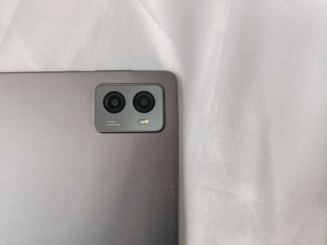 Lenovo Legion Y700 (2023)8.8” 13MP Snapdragon 8+ Gen 1 WIFI Android 6550mAh