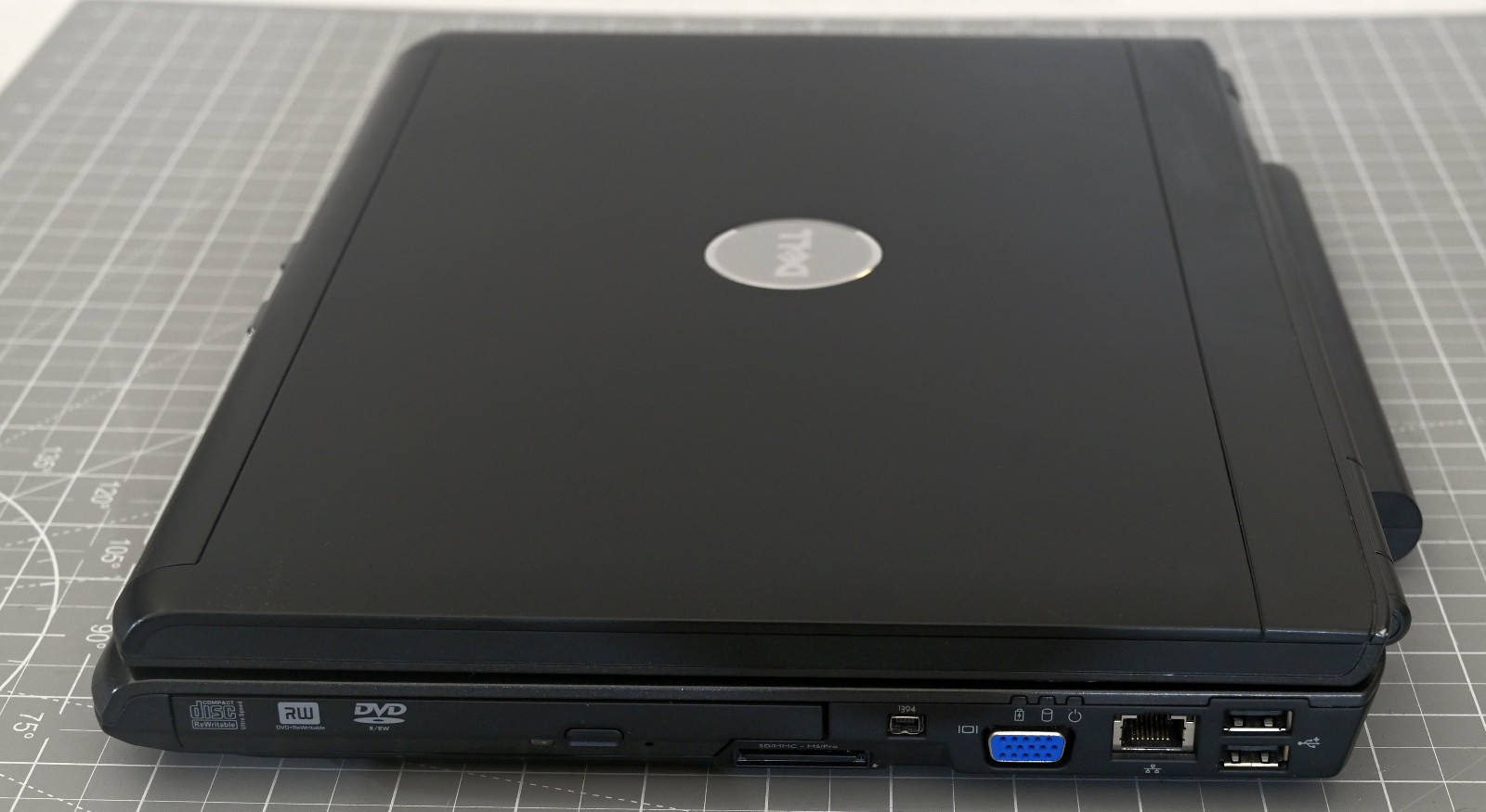 Dell Vostro 1500 15.4” Laptop Core 2 Duo 2 GB RAM 150 GB HDD Windows 7 READ!!